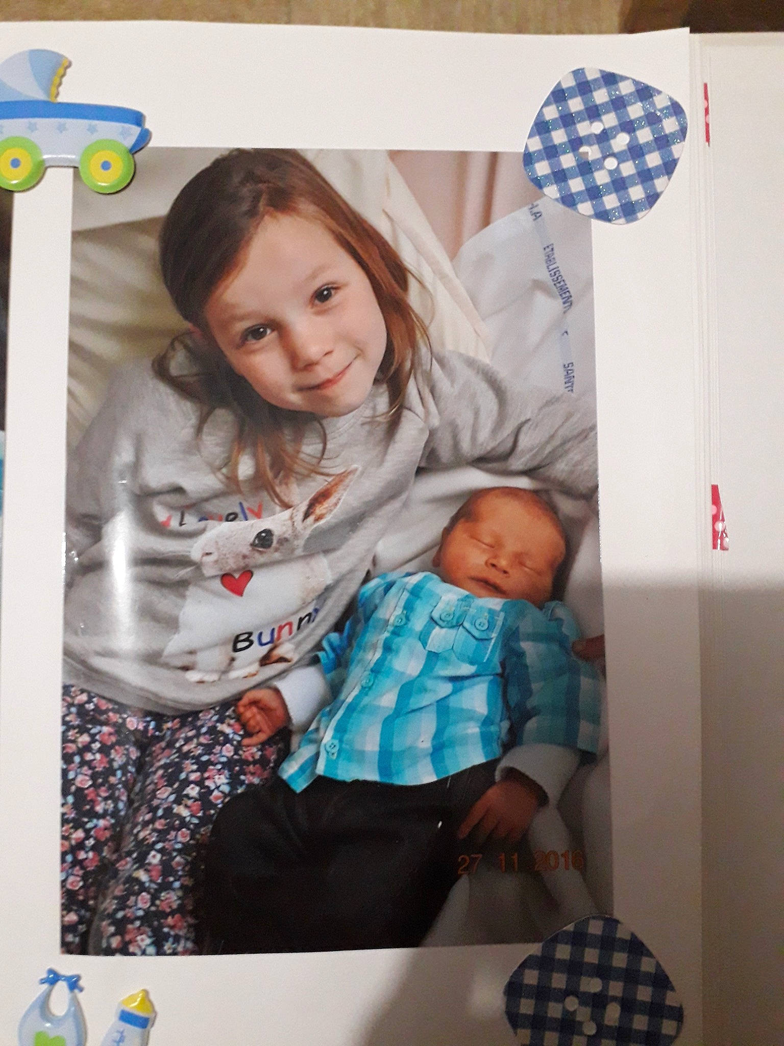 Maëlle a rejoint le concours — aidez-le/la à gagner de superbes lots ! baby, child, daughter, design, party, pattern, person, room, toddler