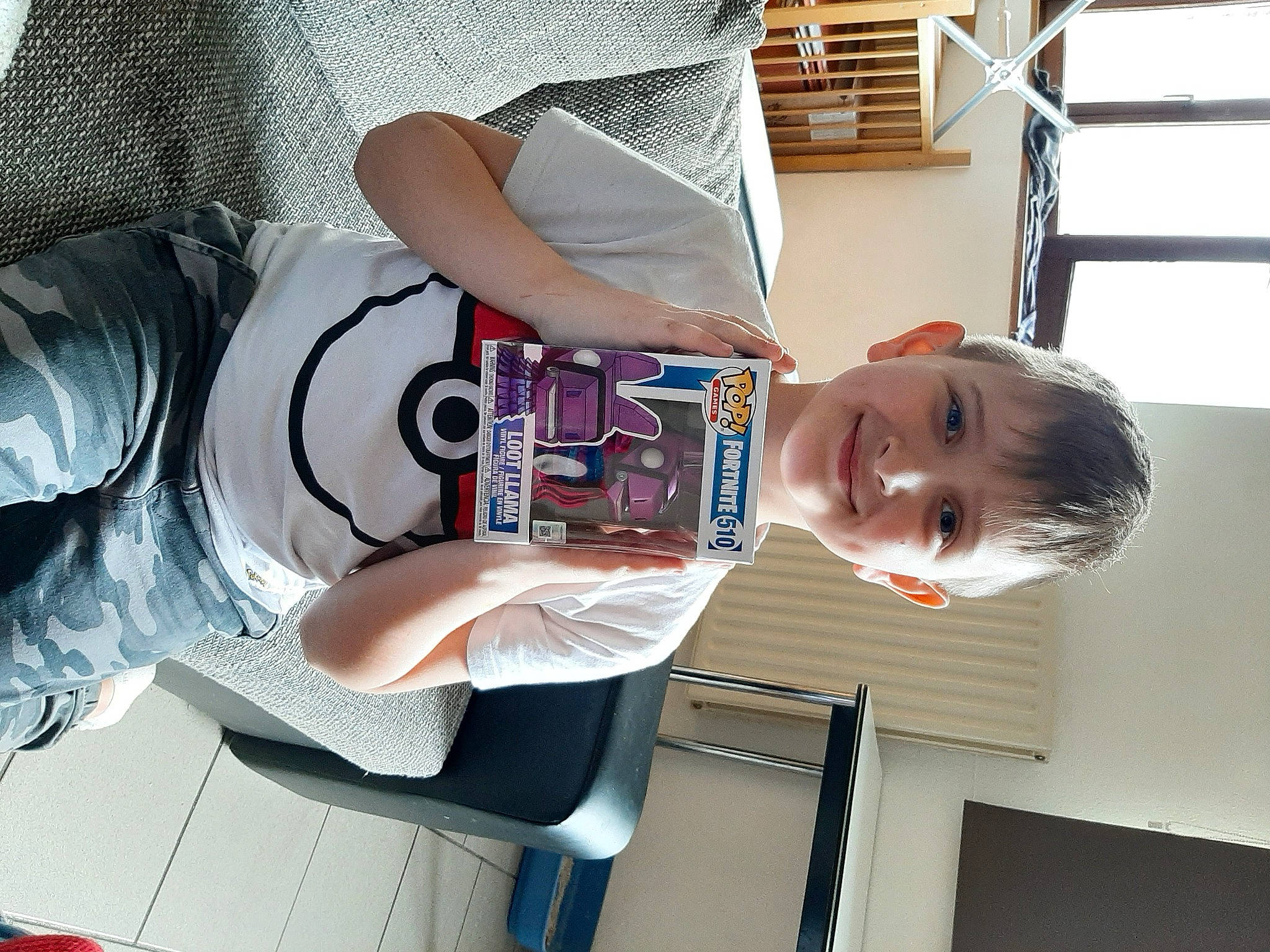 Louis a rejoint le concours — aidez-le/la à gagner de superbes lots ! child, joy, person, toddler