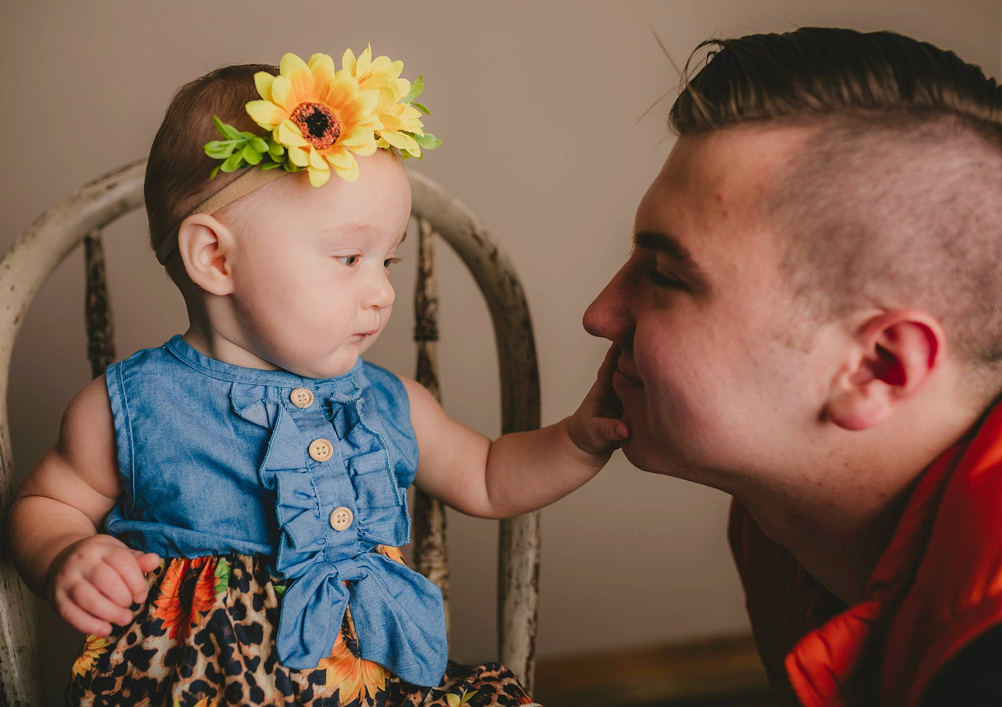 Xariyah is registered to the contest to win money with this photo: baby, cheek, child, ear, eye, fashion_accessory, flower, forehead, hair_accessory, hairstyle, head, headband, headpiece, headwear, iris, nose, person, photography, plant, sibling