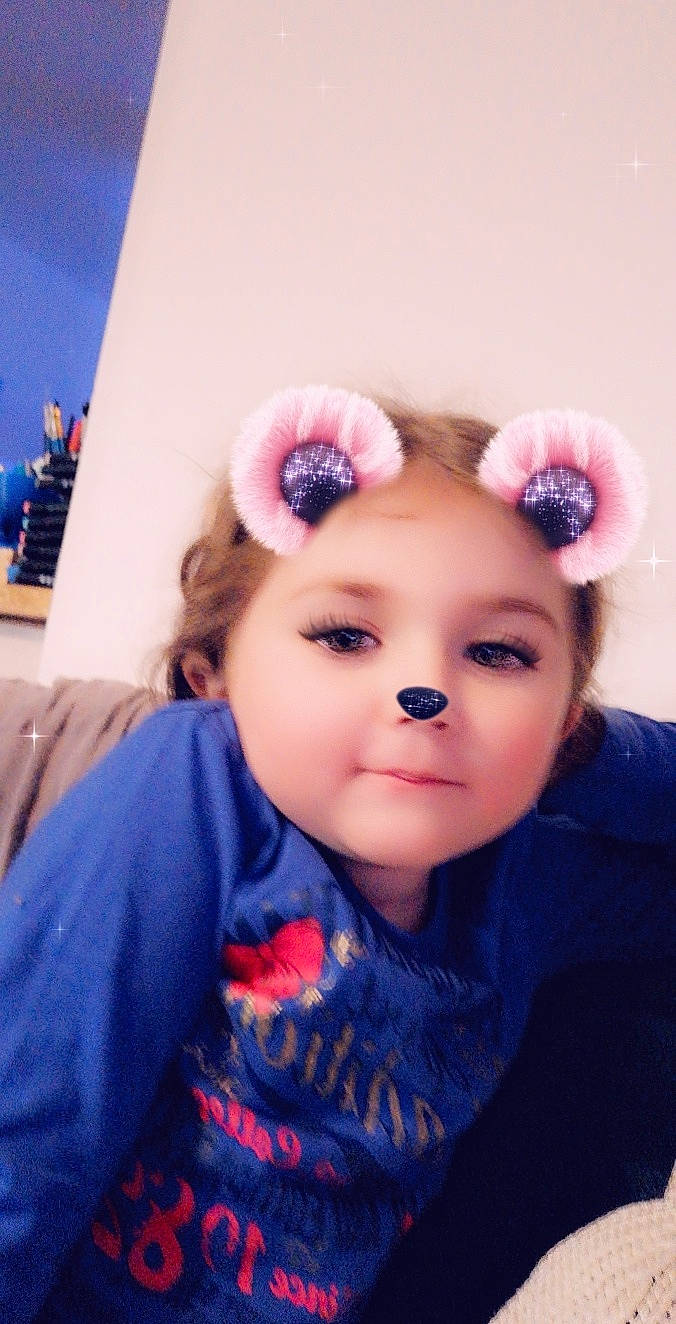 Elia a rejoint le concours — aidez-le/la à gagner de superbes lots ! beauty, blue, cheek, child, ear, eye, eyebrow, eyelash, face, forehead, hair, head, lip, nose, organ, person, pink, purple, selfie, skin