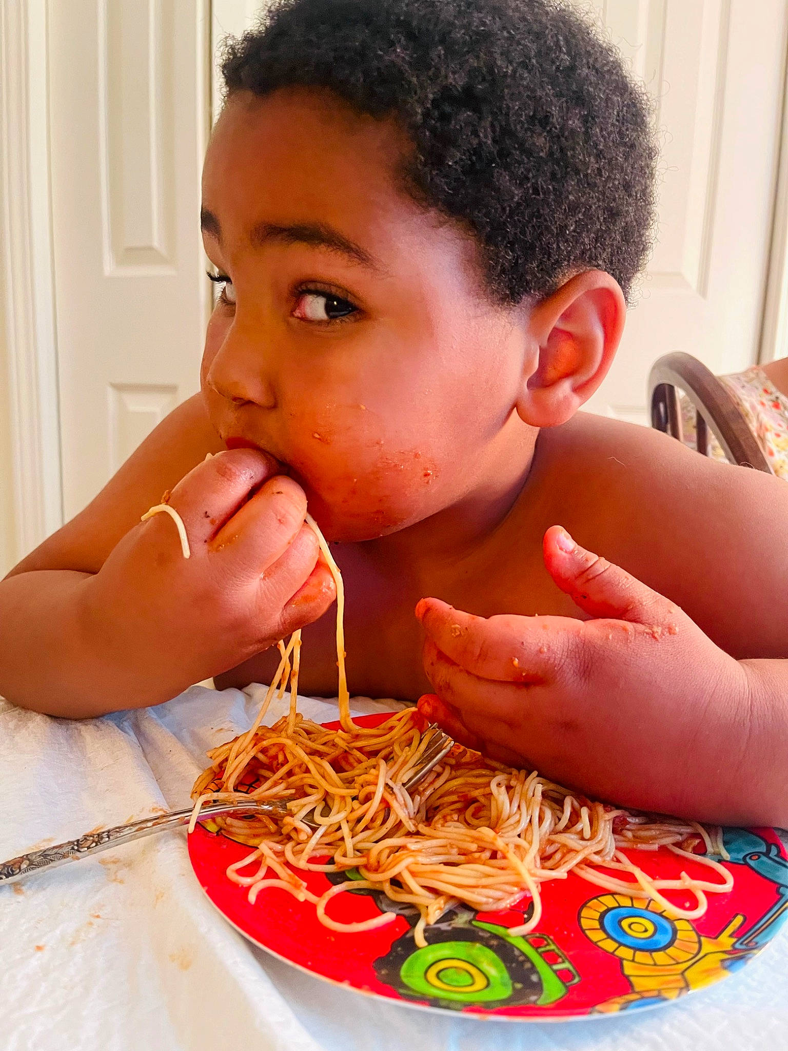 Desmond joined the competition — help win amazing prizes! al_dente, chinese_noodles, comfort_food, cuisine, dish, eyelash, food, food_craving, hand, hot_dry_noodles, ingredient, noodle, person, plate, recipe, rice_noodles, sharing, spaghetti, staple_food, table