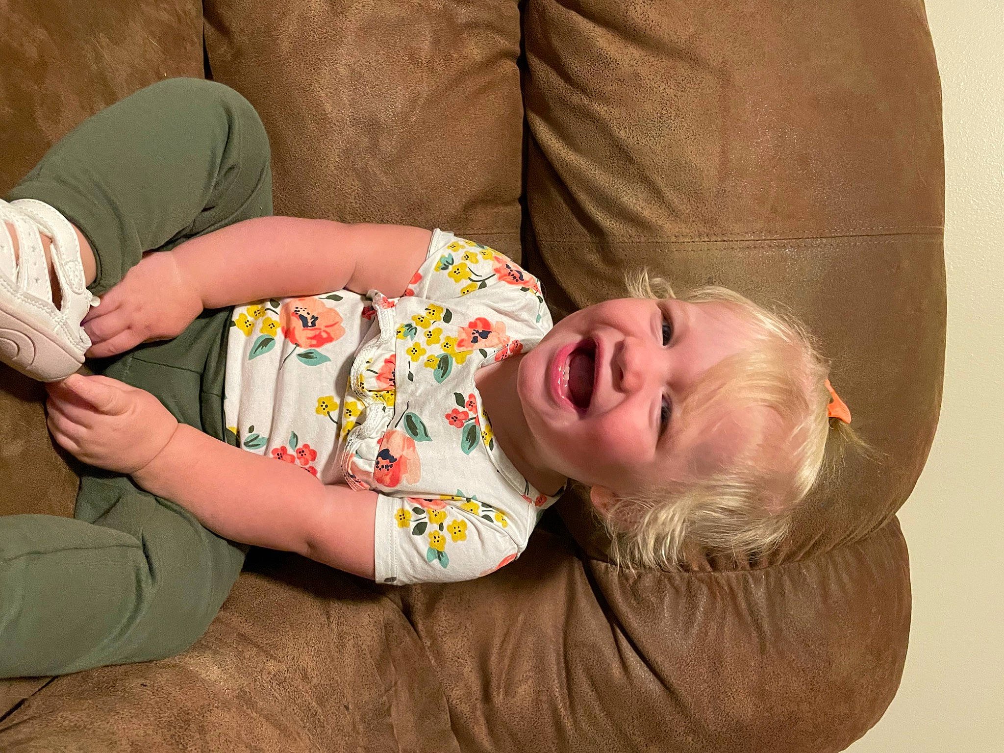 Kennedi is registered to the contest to win money with this photo: arm, baby, baby_toddler_clothing, child, comfort, elbow, finger, hand, happy, human, human_leg, joint, knee, leg, mouth, person, skin, sleeve, smile, thigh