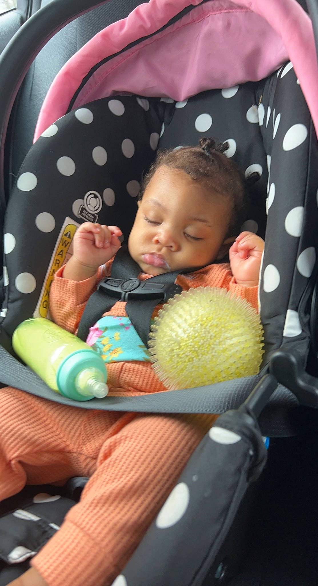 Aliona is registered to the contest to win money with this photo: baby, baby_carriage, baby_in_car_seat, baby_safety, baby_sleeping, baby_toddler_clothing, ball, car_seat, cheek, child, comfort, finger, fruit, hand, person, product, skin, sports_equipment, tennis_ball, textile