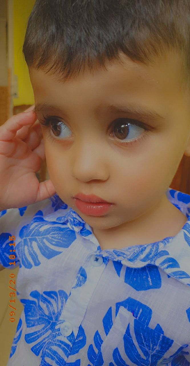Giovani participe au concours pour gagner de l'argent avec cette photo : beauty, blue, cheek, child, chin, close_up, ear, eye, eyebrow, eyelash, face, forehead, hair, head, iris, lip, nose, organ, person, skin