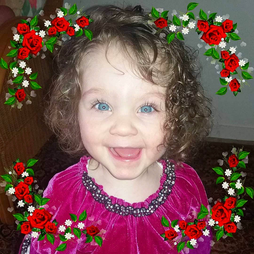 Aisa participe au concours pour gagner de l'argent avec cette photo : cheek, child, child_model, fashion_accessory, floral_design, flower, hair_accessory, joy, lei, person, plant, smile, toddler, wreath