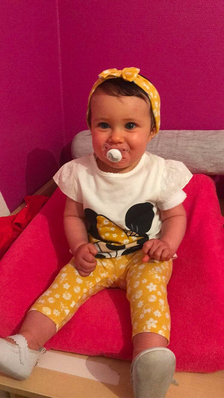 Lily-rose participe au concours pour gagner de l'argent avec cette photo : baby, child, joy, person, pink, play, skin, toddler, yellow