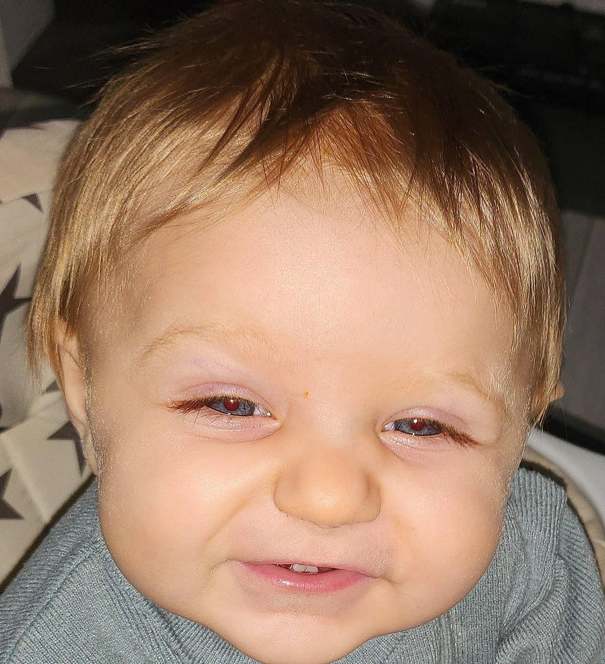 Nathan a rejoint le concours — aidez-le/la à gagner de superbes lots ! baby, baby_toddler_clothing, cheek, chin, ear, eye, eyebrow, eyelash, face, forehead, hair, iris, jaw, lip, mouth, neck, no_expression, nose, person, skin