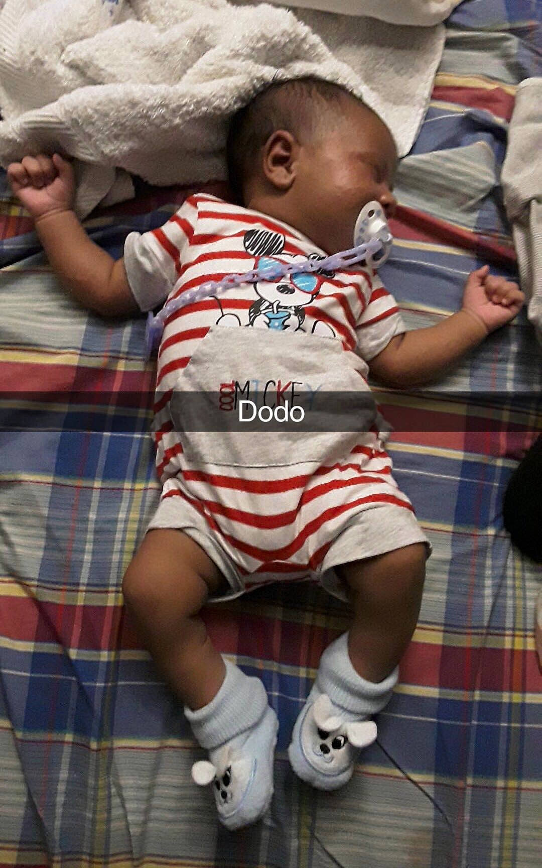 Keylan participe au concours pour gagner de l'argent avec cette photo : baby, child, design, leg, pattern, person, plaid, tartan, textile, toddler