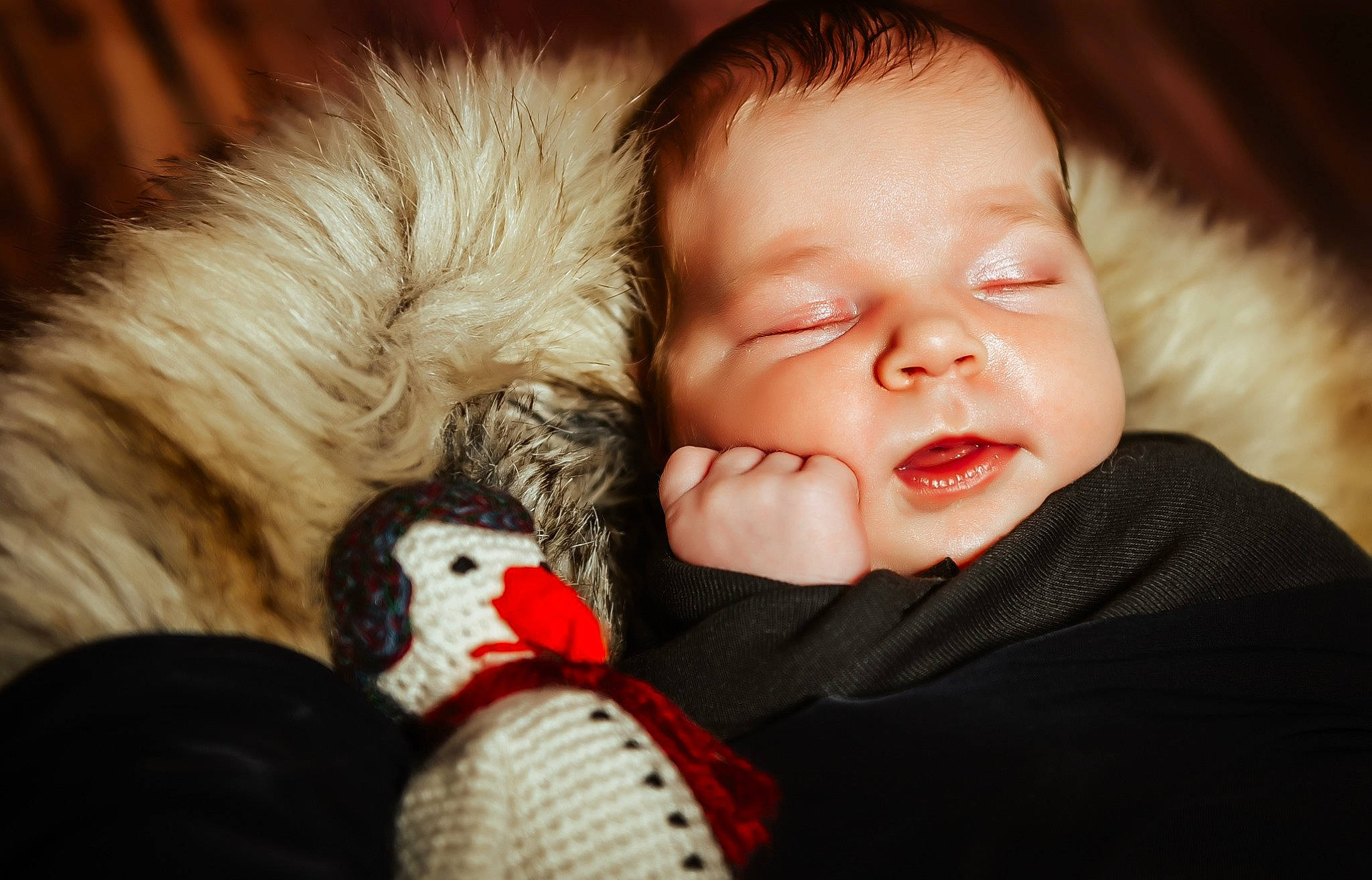 Ionelia participe au concours pour gagner de l'argent avec cette photo : baby, bedtime, carmine, cheek, child, comfort, companion_dog, face, flash_photography, happy, lip, mammal, mouth, nose, person, skin, smile, textile, toddler, toy