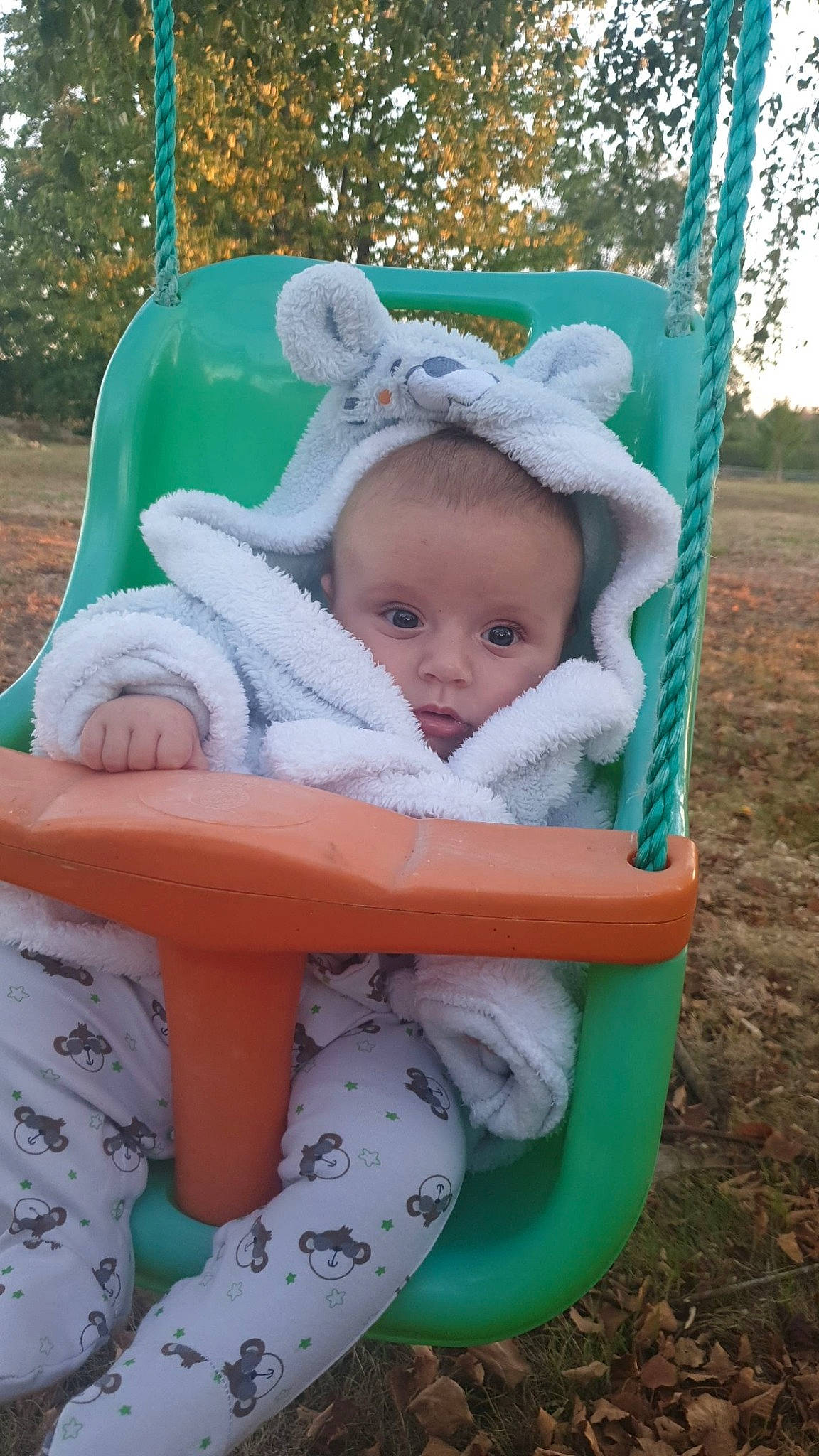 Kaïs a rejoint le concours — aidez-le/la à gagner de superbes lots ! baby, baby_products, child, green, outdoor_play_equipment, person, play, product, toddler