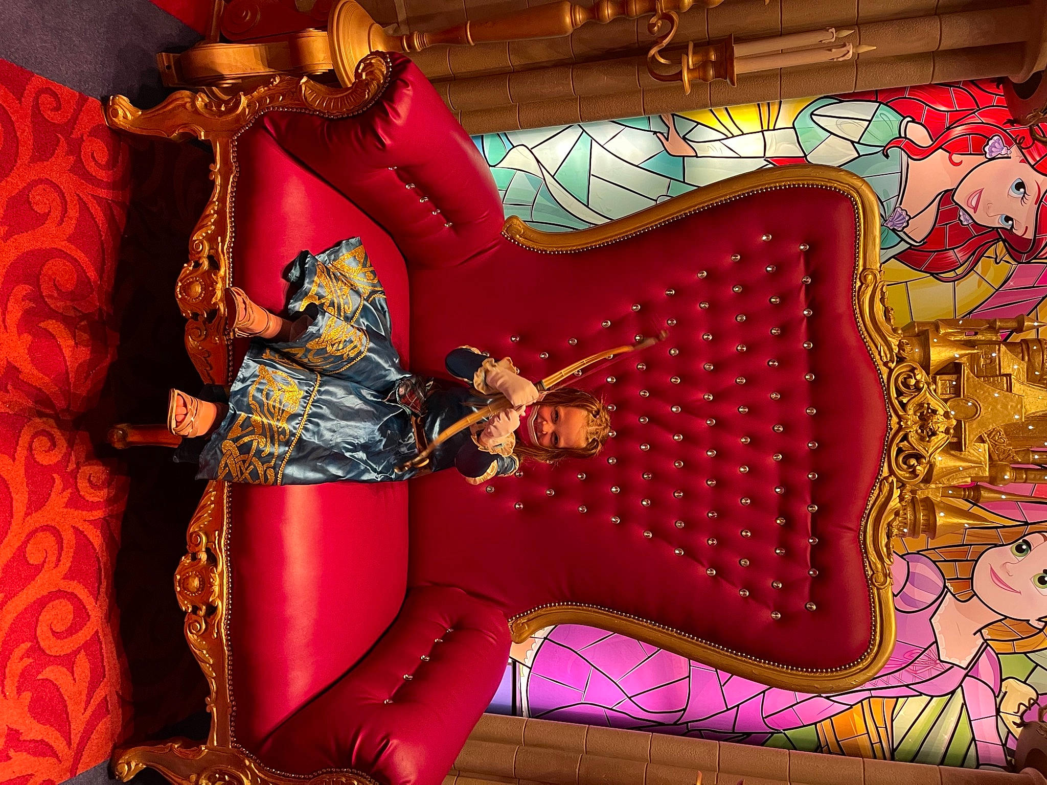 Léa participe au concours pour gagner de l'argent avec cette photo : art, carmine, cg_artwork, decoration, entertainment, event, fashion_accessory, fictional_character, graphic_design, graphics, interior_design, joy, magenta, ornament, pattern, person, pink, purple, red, room