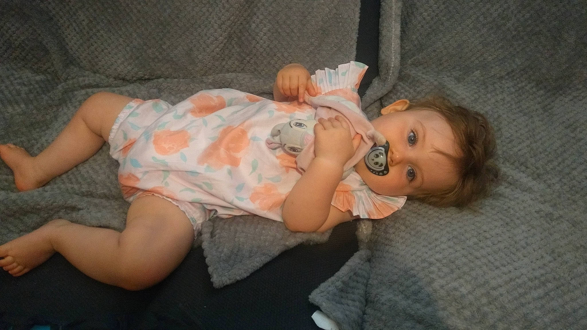 Chiara a rejoint le concours — aidez-le/la à gagner de superbes lots ! baby, child, leg, person, toddler