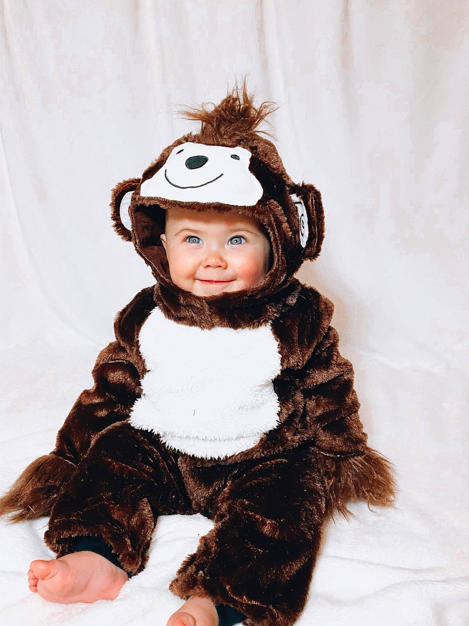 Leighton is registered to the contest to win money with this photo: art, baby_toddler_clothing, costume, costume_accessory, costume_hat, fashion_accessory, fashion_design, feather, flash_photography, fur, fur_clothing, hair_accessory, happy, headband, headgear, headpiece, headwear, jewellery, person, personal_protective_equipment