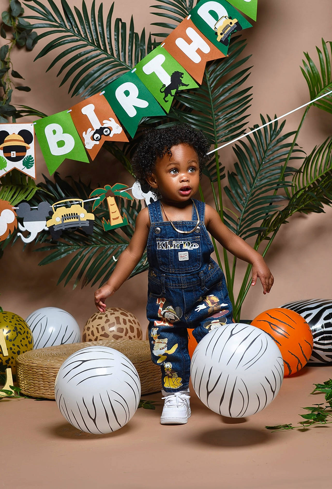 Khiirho joined the competition — help win amazing prizes! arecales, ball, calabaza, child, flooring, fun, games, grass, happy, leisure, mammal, person, plant, pumpkin, room, shorts, soccer_ball, surprise, t_shirt, toddler