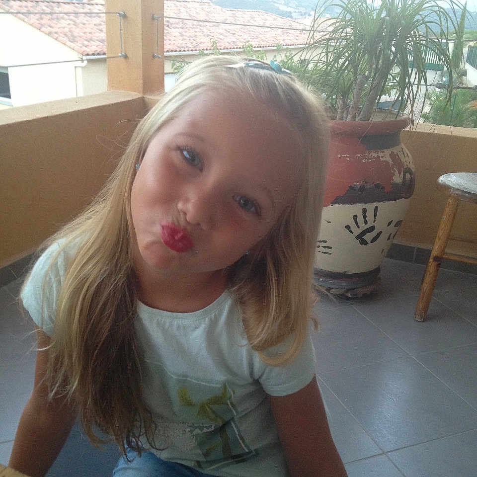 Eva participe au concours pour gagner de l'argent avec cette photo :