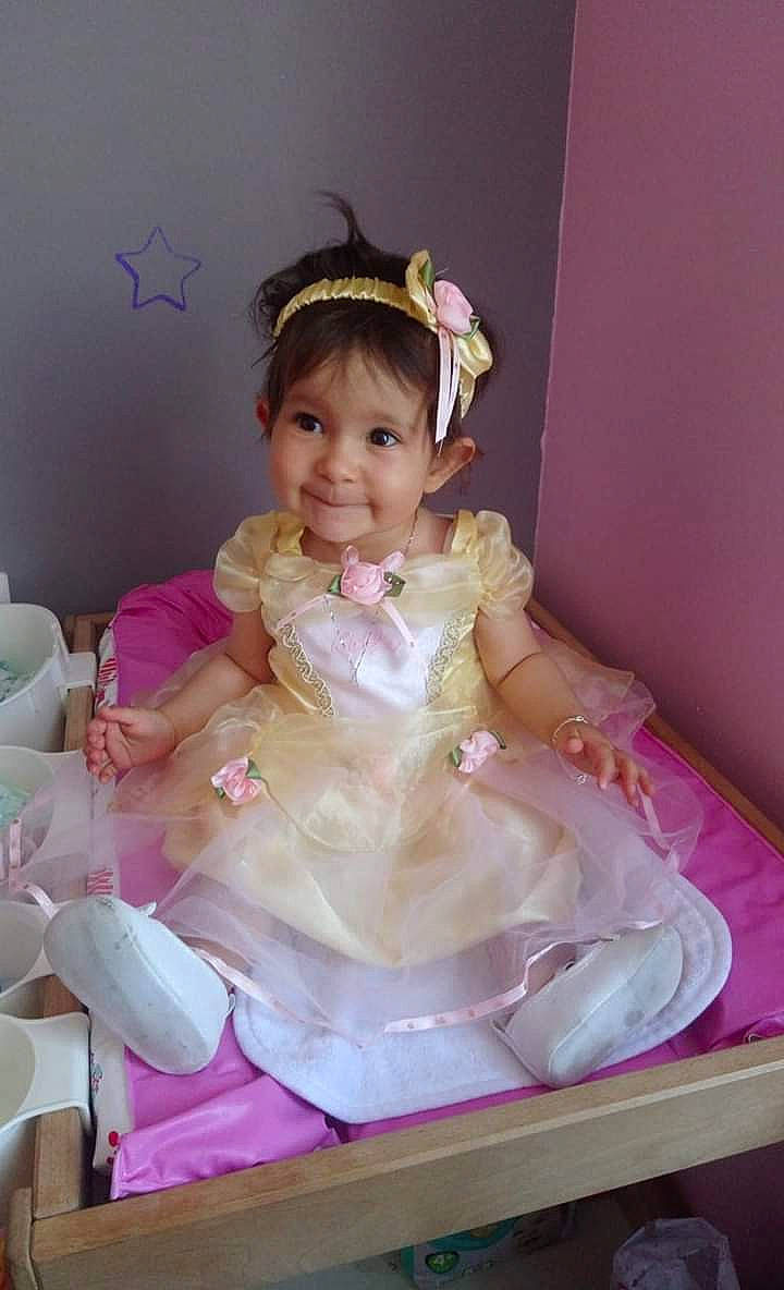 Anaïa participe au concours pour gagner de l'argent avec cette photo : baby, child, costume, dress, joy, person, pink, skin, textile, toddler