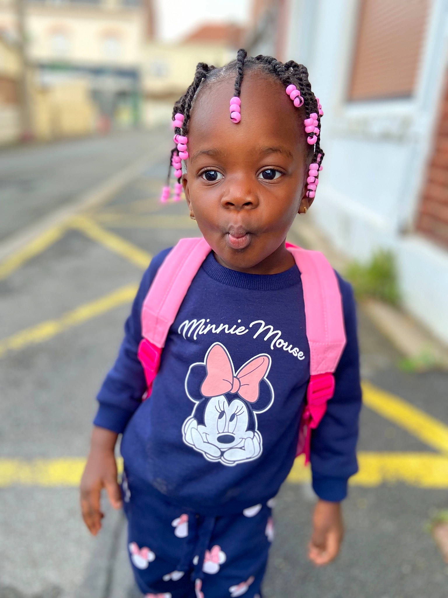Kayla a rejoint le concours — aidez-le/la à gagner de superbes lots ! baby, baby_toddler_clothing, black_hair, child, electric_blue, eye, face, hair, happy, headgear, jewellery, lip, magenta, neck, person, pink, purple, sleeve, street_fashion, t_shirt