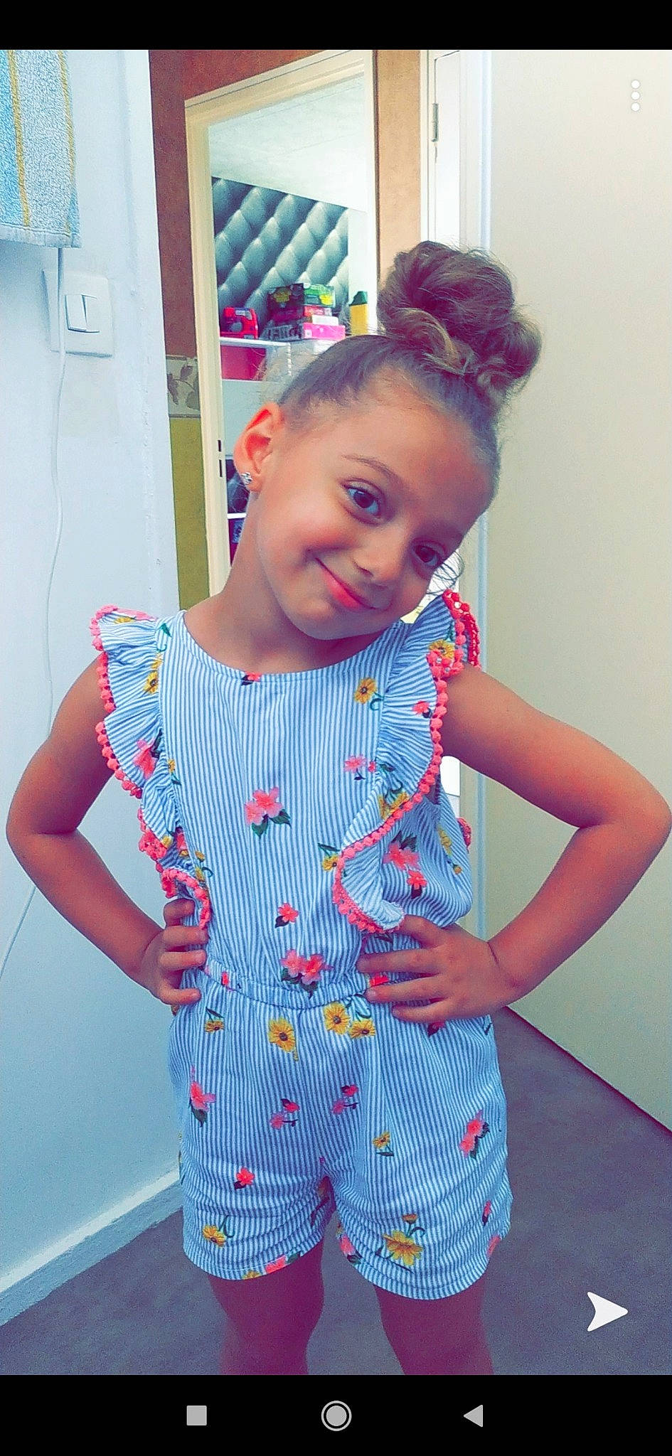 Tanya participe au concours pour gagner de l'argent avec cette photo : blue, child, clothing, design, dress, hair, hairstyle, joy, neck, pattern, person, pink, shoulder, sleeve, smile, t_shirt, textile, toddler, top