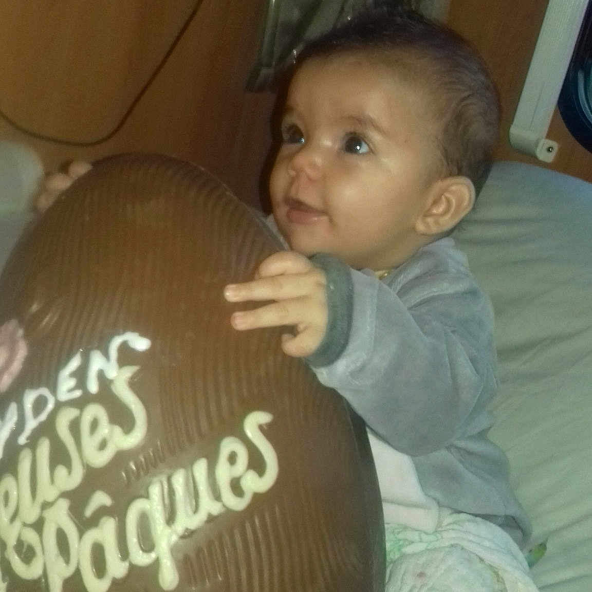 Cherye participe au concours pour gagner de l'argent avec cette photo : baby, ball, child, person, smile, toddler