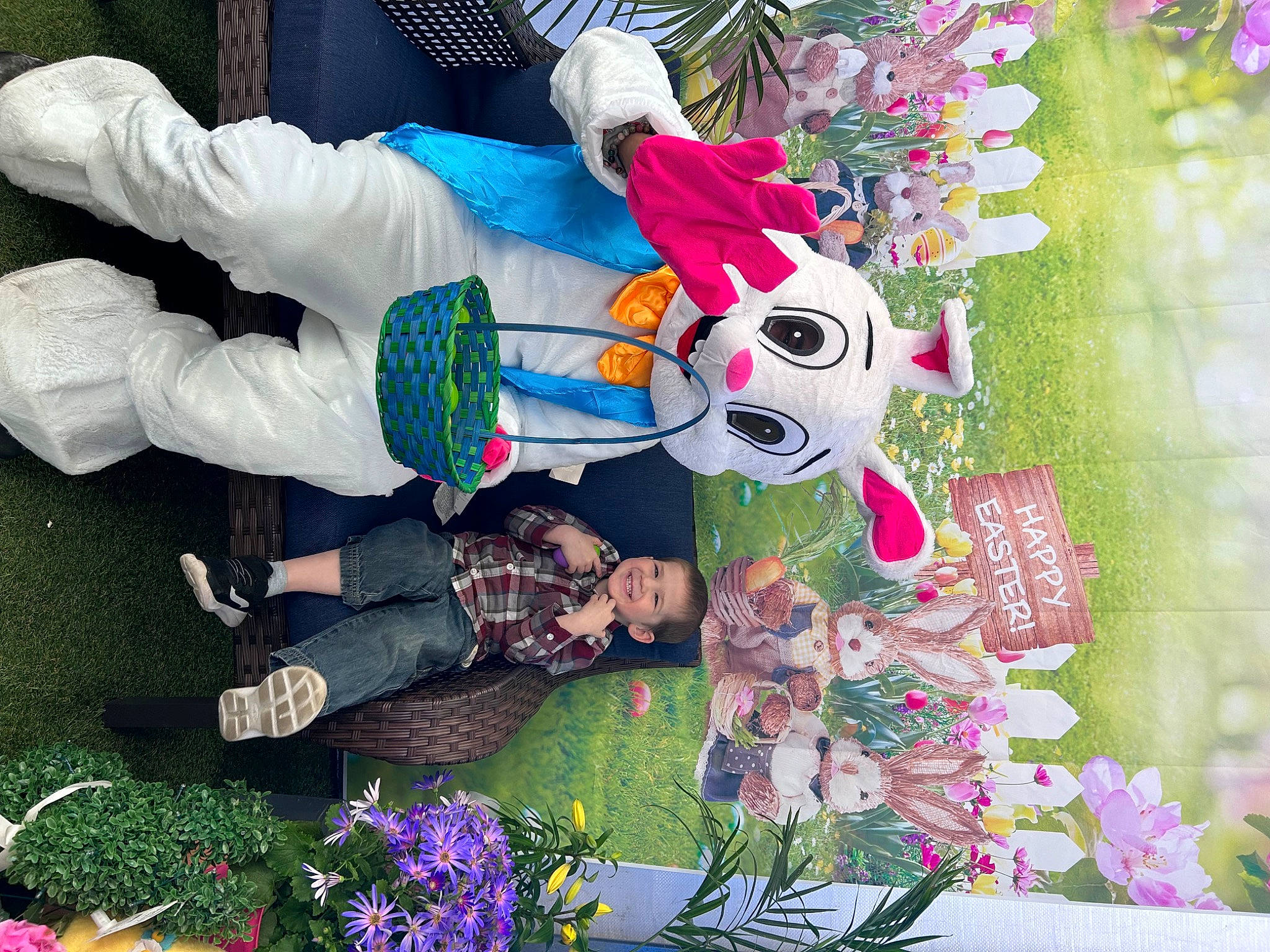 Stephen is registered to the contest to win money with this photo: costume, event, floral_design, floristry, flower, flower_arranging, fun, grass, happy, joy, leisure, pattern, person, petal, pink, plant, recreation, spring, textile, toy