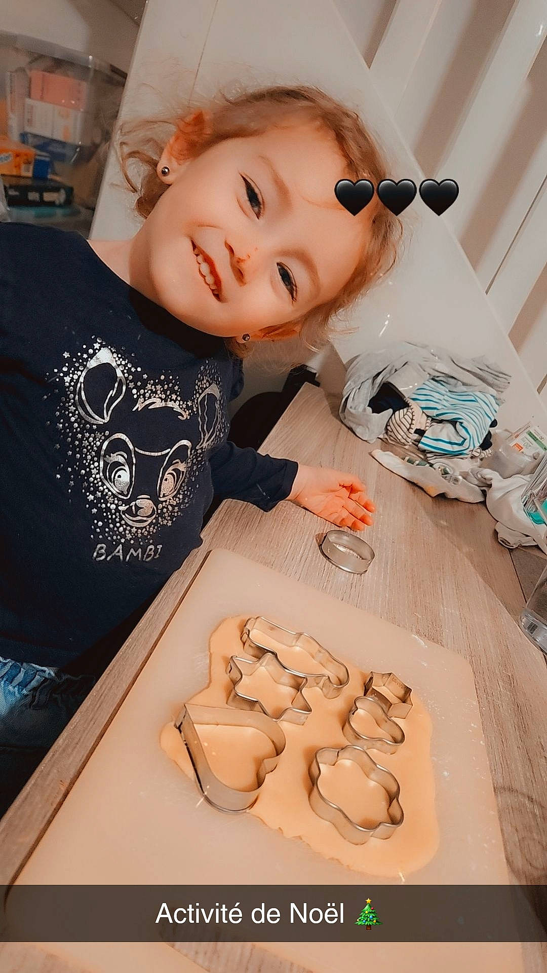 Mya a rejoint le concours — aidez-le/la à gagner de superbes lots ! baby, bivalve, child, comfort_food, cuisine, dish, dishware, eye, finger_food, food, happy, ingredient, joy, person, plate, porcelain, recipe, serveware, sweetness, tableware