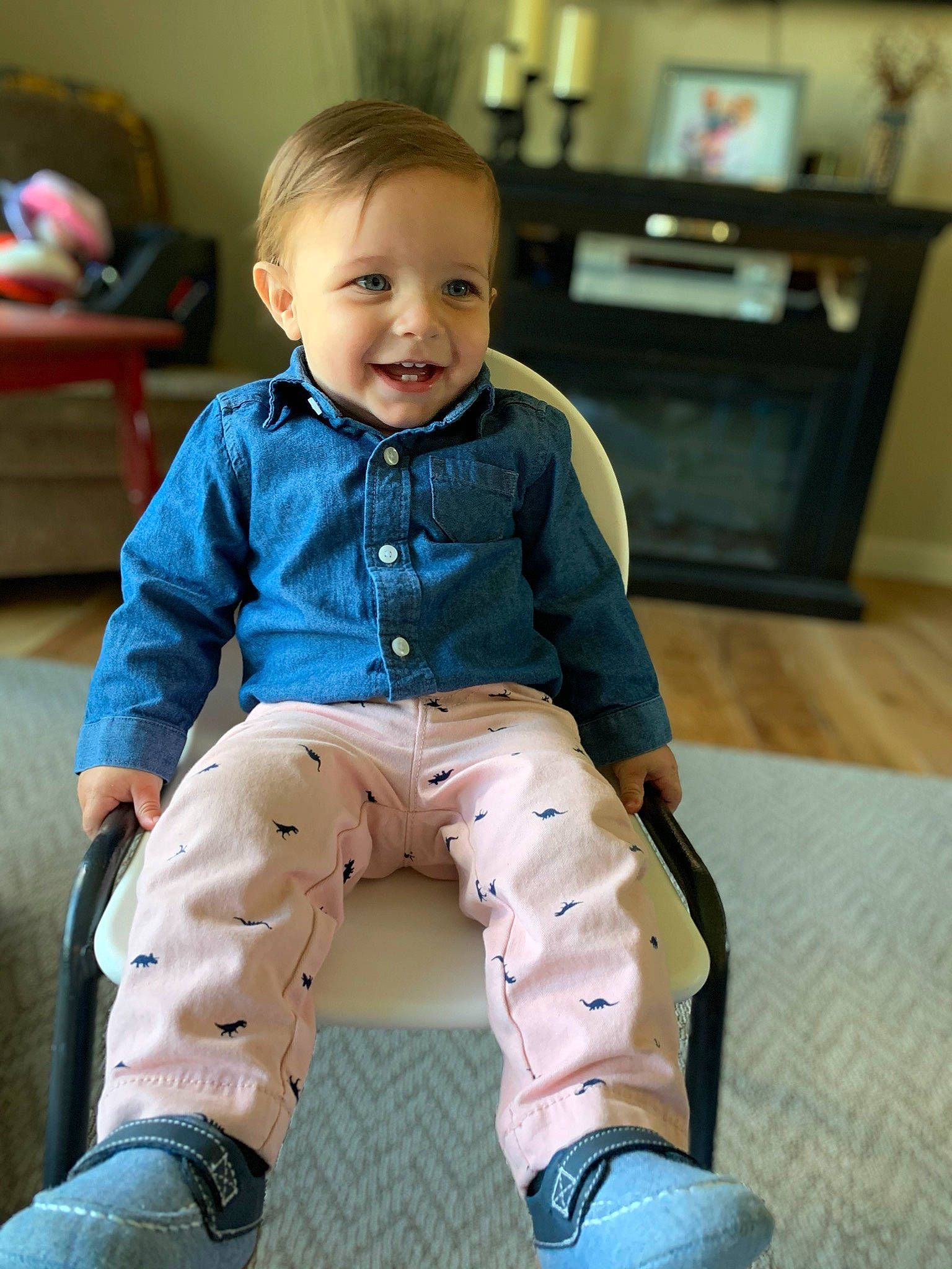 Krew is registered to the contest to win money with this photo: baby, baby_toddler_clothing, cheek, child, denim, footwear, jeans, joy, leg, outerwear, person, play, shoe, sitting, skin, sleeve, standing, toddler