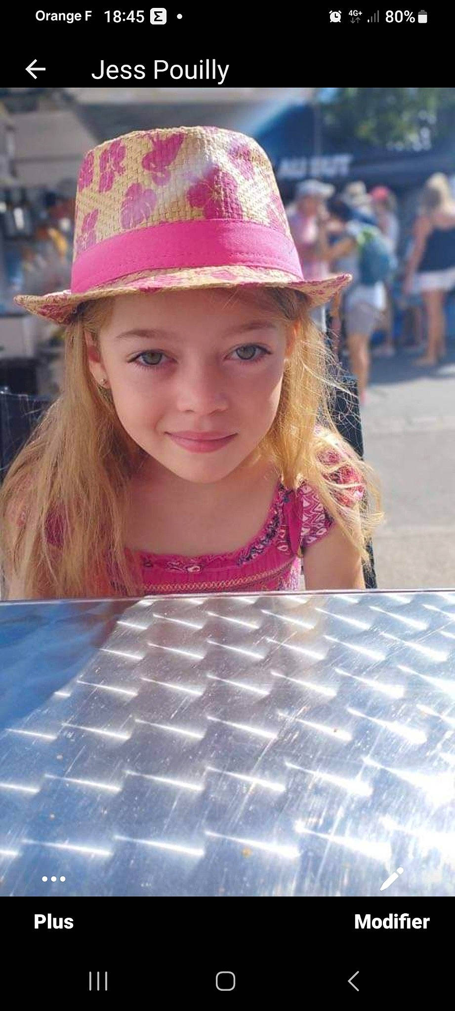 Clara a rejoint le concours — aidez-le/la à gagner de superbes lots ! beauty, blue, cap, child, fun, hairstyle, happy, hat, headgear, headwear, joy, leisure, light, lip, person, pink, purple, recreation, smile, snapshot