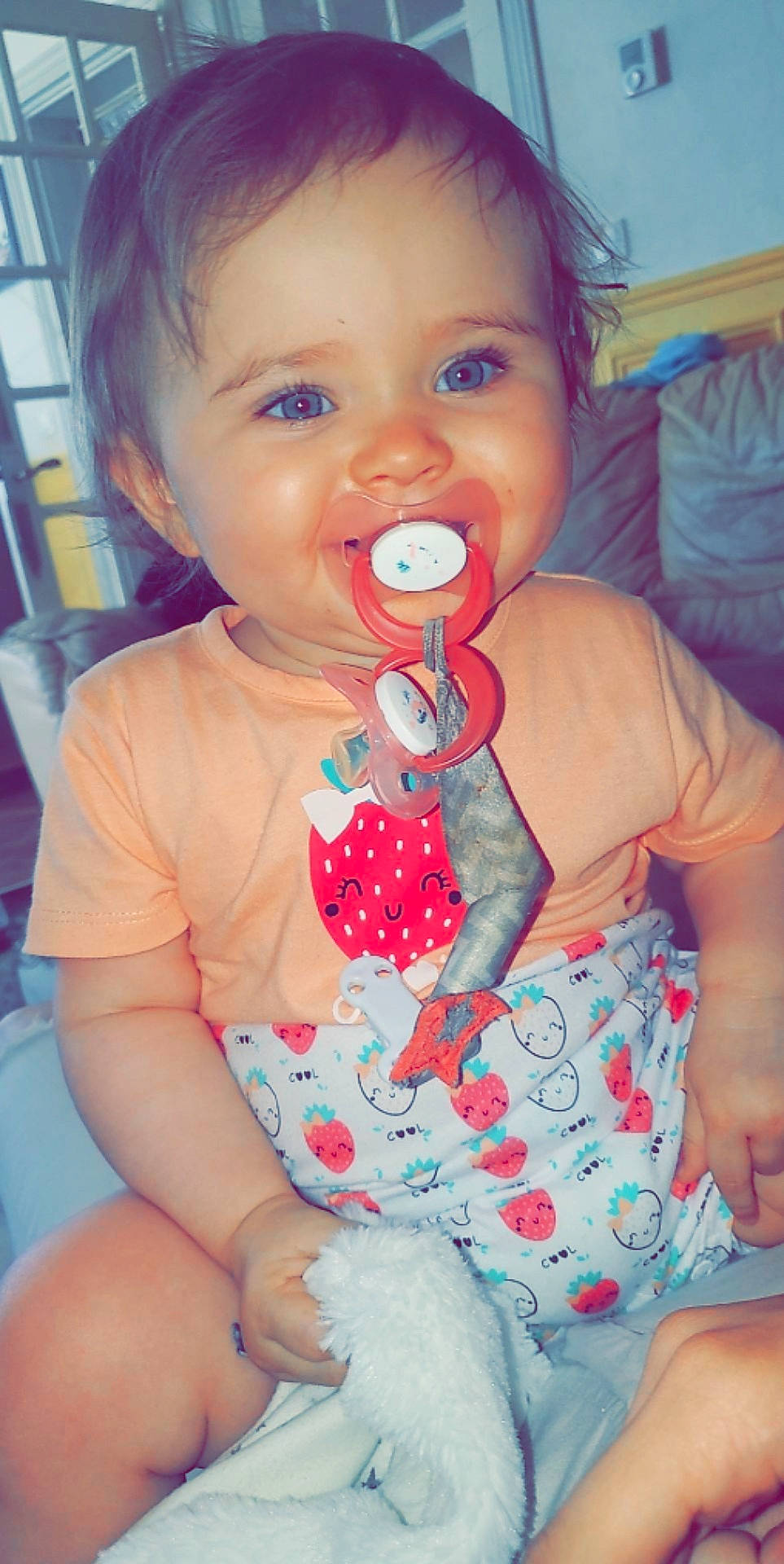 Phoebee a rejoint le concours — aidez-le/la à gagner de superbes lots ! arm, baby_toddler_clothing, blue, cheek, chin, dress, eye, face, facial_expression, hand, head, human_body, iris, joy, lip, mouth, nose, organ, person, pink