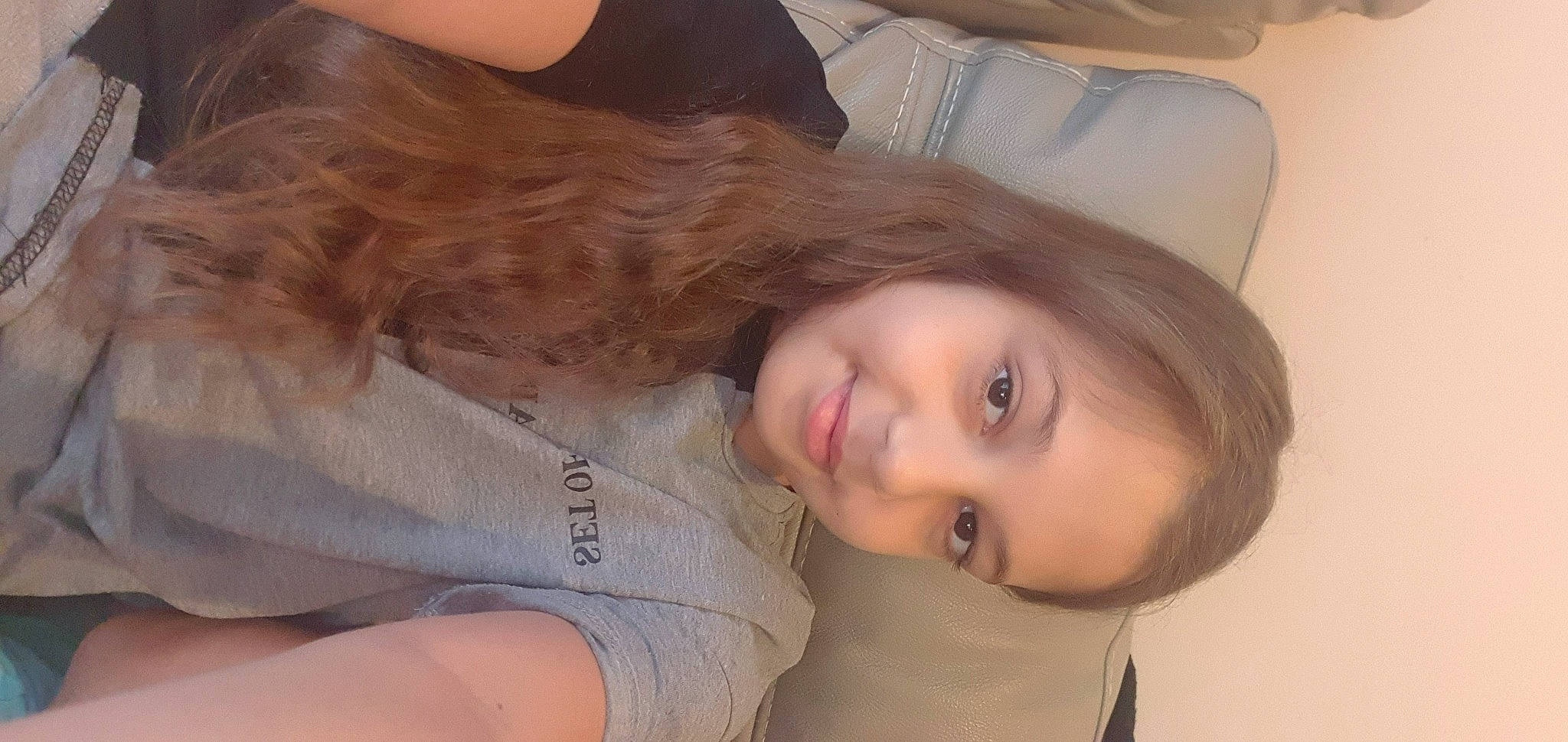 Aimee participe au concours pour gagner de l'argent avec cette photo : cheek, chin, comfort, ear, eye, eyebrow, eyelash, face, forehead, hair, head, human_body, jaw, joy, leg, lip, mouth, neck, nose, person