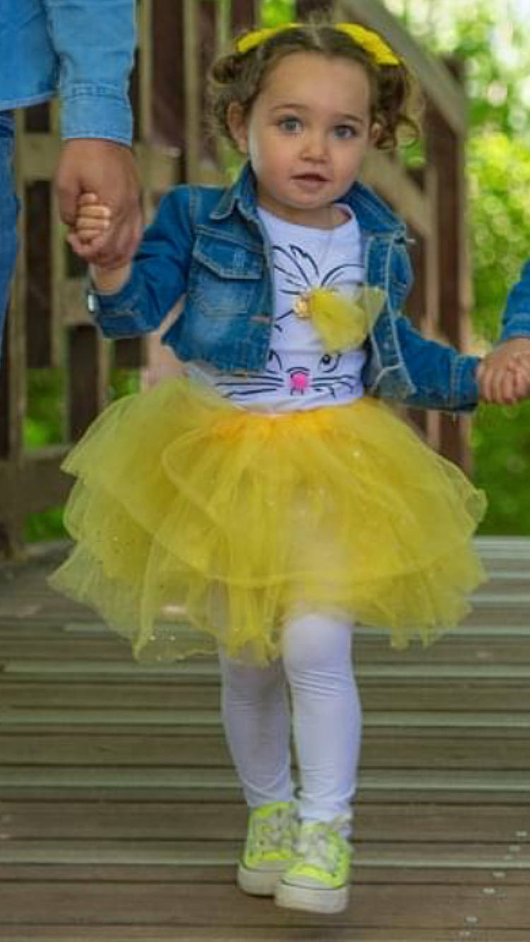 Zélie a rejoint le concours — aidez-le/la à gagner de superbes lots ! baby, baby_toddler_clothing, ballet_tutu, blue, child, dance, electric_blue, event, fashion_accessory, fun, happy, magenta, outerwear, pattern, peach, person, photograph, pink, purple, snapshot