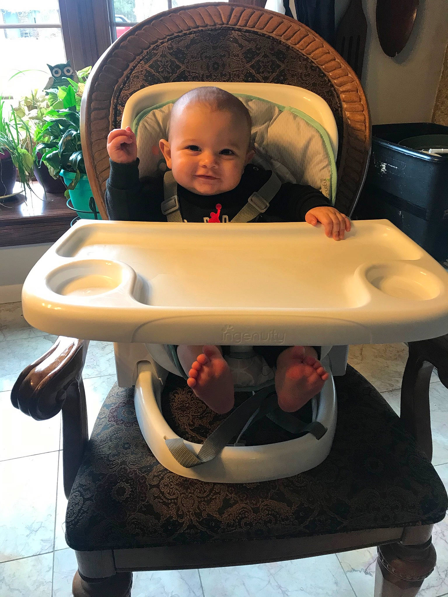Atreus is registered to the contest to win money with this photo: baby, chair, child, furniture, joy, person, product, table, toddler