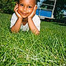 Maylone a rejoint le concours — aidez-le/la à gagner de superbes lots ! child, grass, outdoor, smiling, happy, greenery, playground, nature, sunlight, park, person, casual, cute, daytime, face, portrait, young, relaxing, fun, leisure