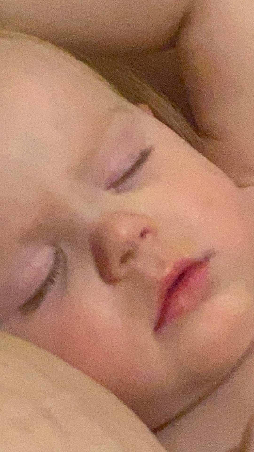 Everest is registered to the contest to win money with this photo: abdomen, baby_sleeping, bedtime, cheek, chest, comfort, eye, eyelash, gesture, hair, hand, happy, head, human_body, human_leg, jaw, linens, nail, nap, nose