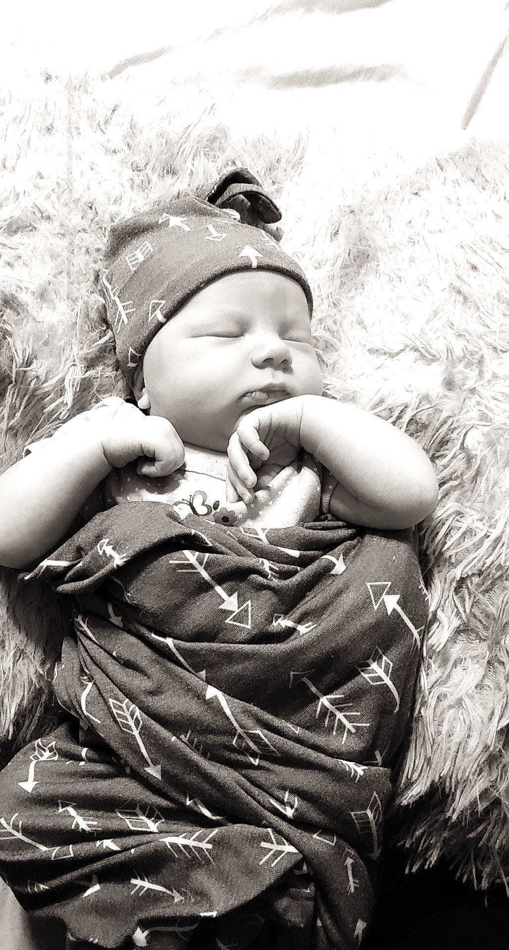 Everest is registered to the contest to win money with this photo: baby, black_and_white, child, hand, happy, headwear, monochrome, monochrome_photography, person, photography, smile, stock_photography, style, toddler