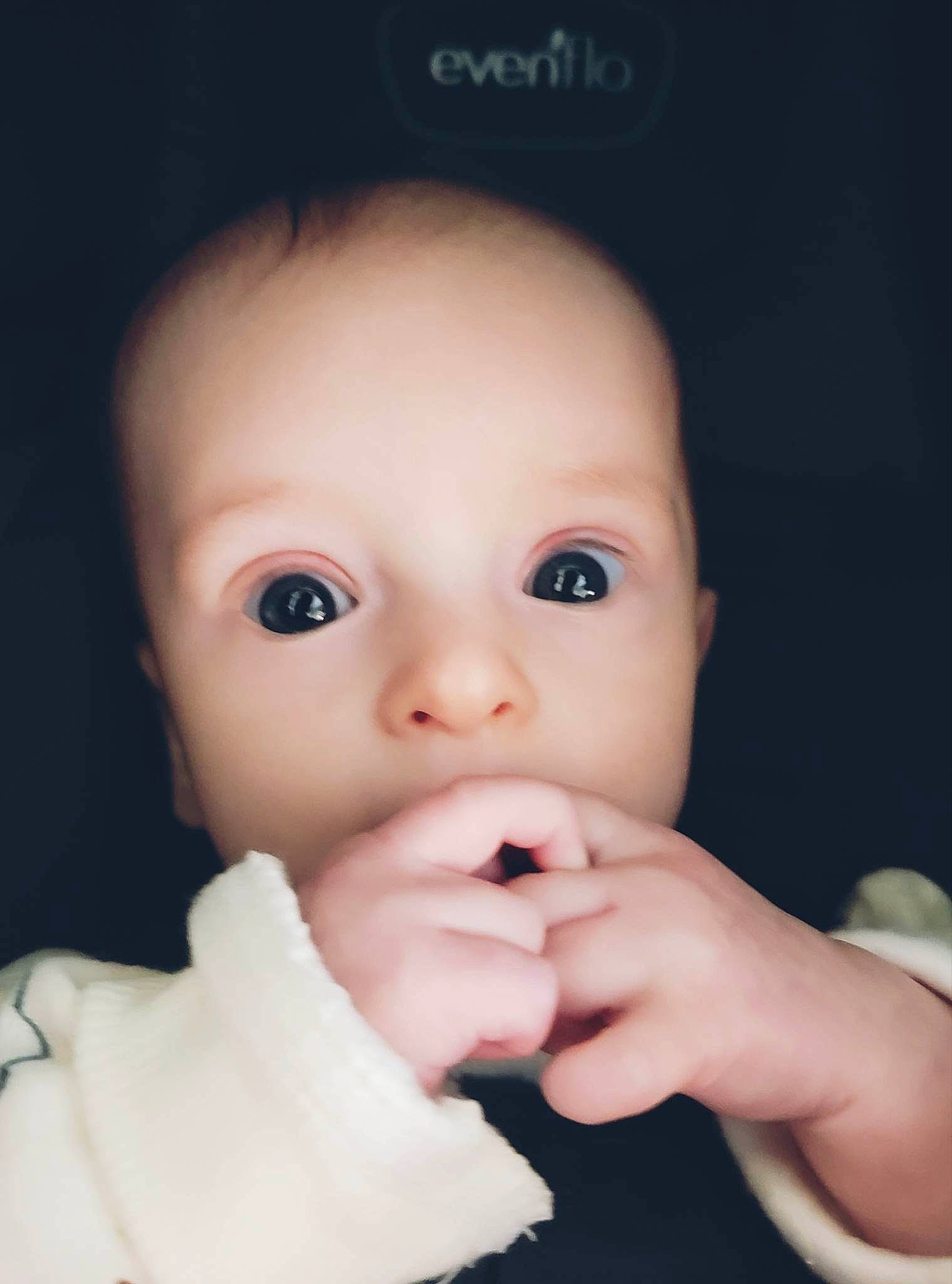 Araya is registered to the contest to win money with this photo: baby, baby_toddler_clothing, cheek, ear, eye, eyebrow, eyelash, finger, flash_photography, gesture, hand, happy, lip, nail, no_expression, nose, person, skin, sleeve, thumb