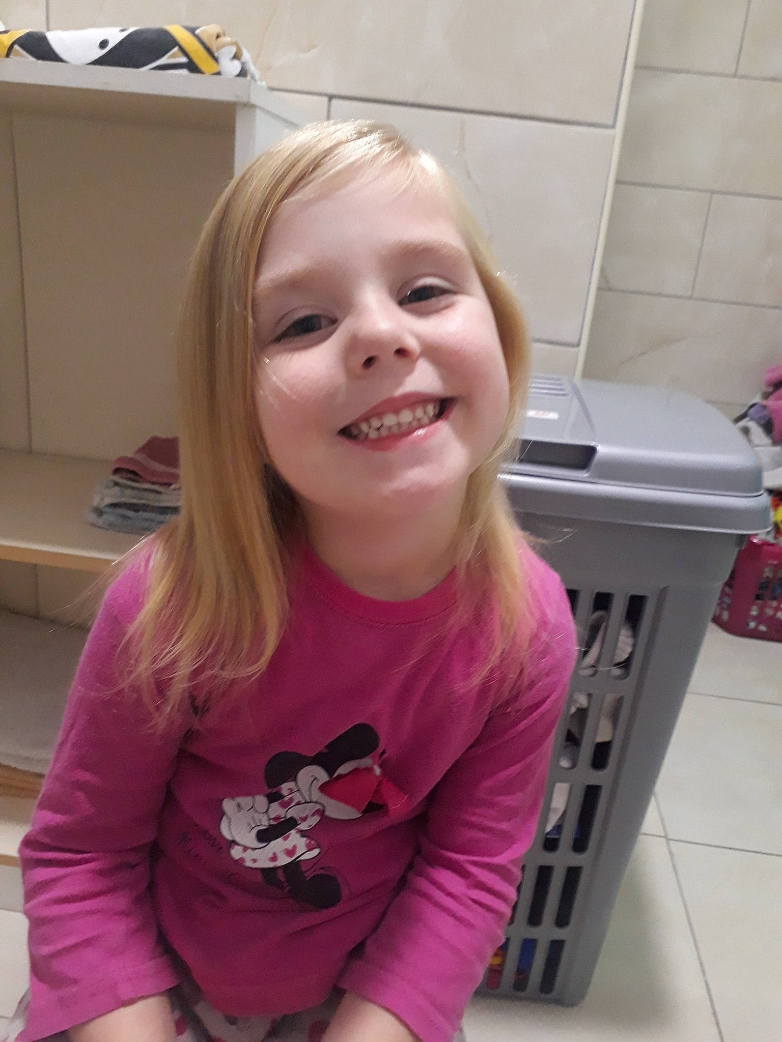 Madison a rejoint le concours — aidez-le/la à gagner de superbes lots ! blond, cheek, child, chin, day, facial_expression, forehead, girl, hair, hairstyle, head, human_hair_color, joy, mouth, organ, person, pink, shoulder, skin, smile