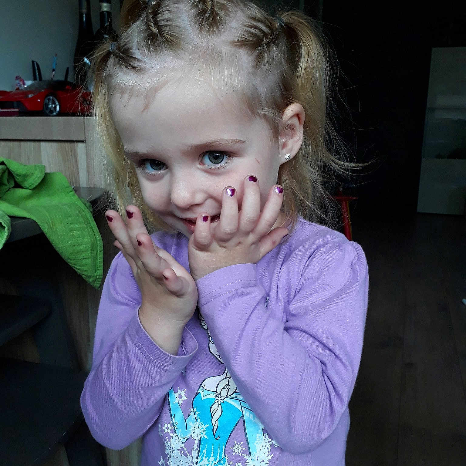 Madison participe au concours pour gagner de l'argent avec cette photo : boy, cheek, child, chin, ear, emotion, eye, face, facial_expression, fun, girl, hair, hairstyle, head, human_hair_color, joy, nose, person, skin, smile