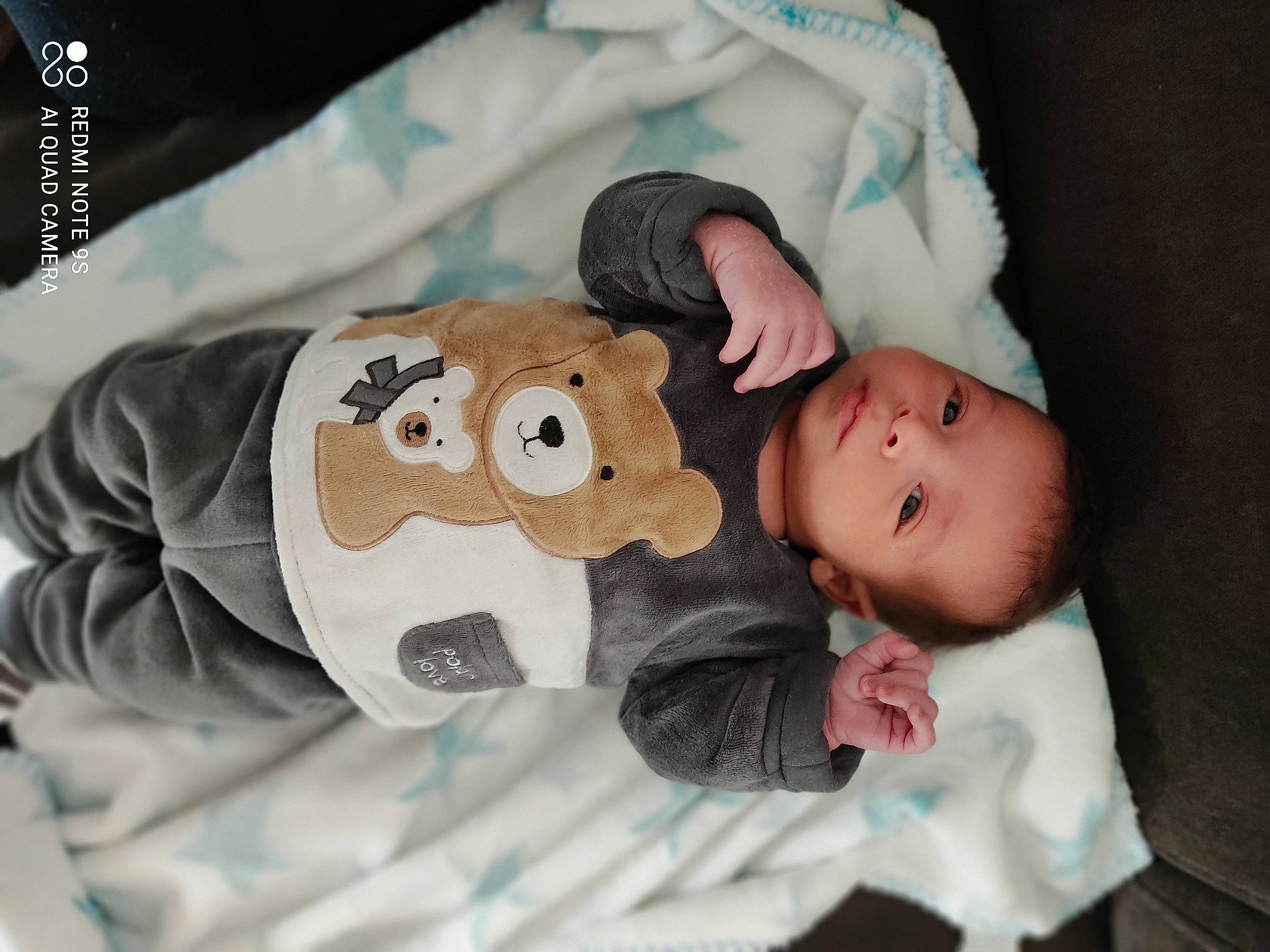 Afane participe au concours pour gagner de l'argent avec cette photo : baby, baby_products, baby_sleeping, baby_toddler_clothing, cheek, child, comfort, finger, fur, gesture, happy, linens, person, plush, room, skin, sleeve, stuffed_toy, toddler, toy