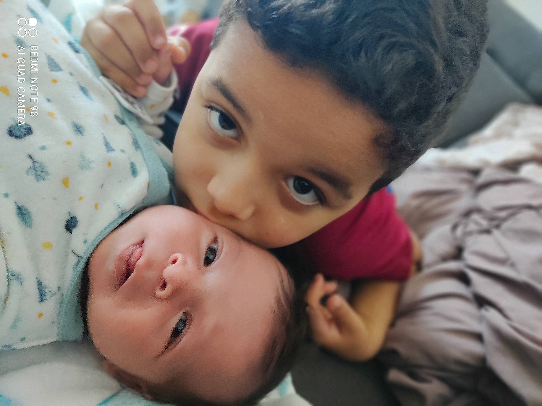 Maido a rejoint le concours — aidez-le/la à gagner de superbes lots ! cheek, chin, eye, eyebrow, eyelash, face, finger, forehead, gesture, hand, happy, head, human, lip, mammal, mouth, nose, person, plant, skin