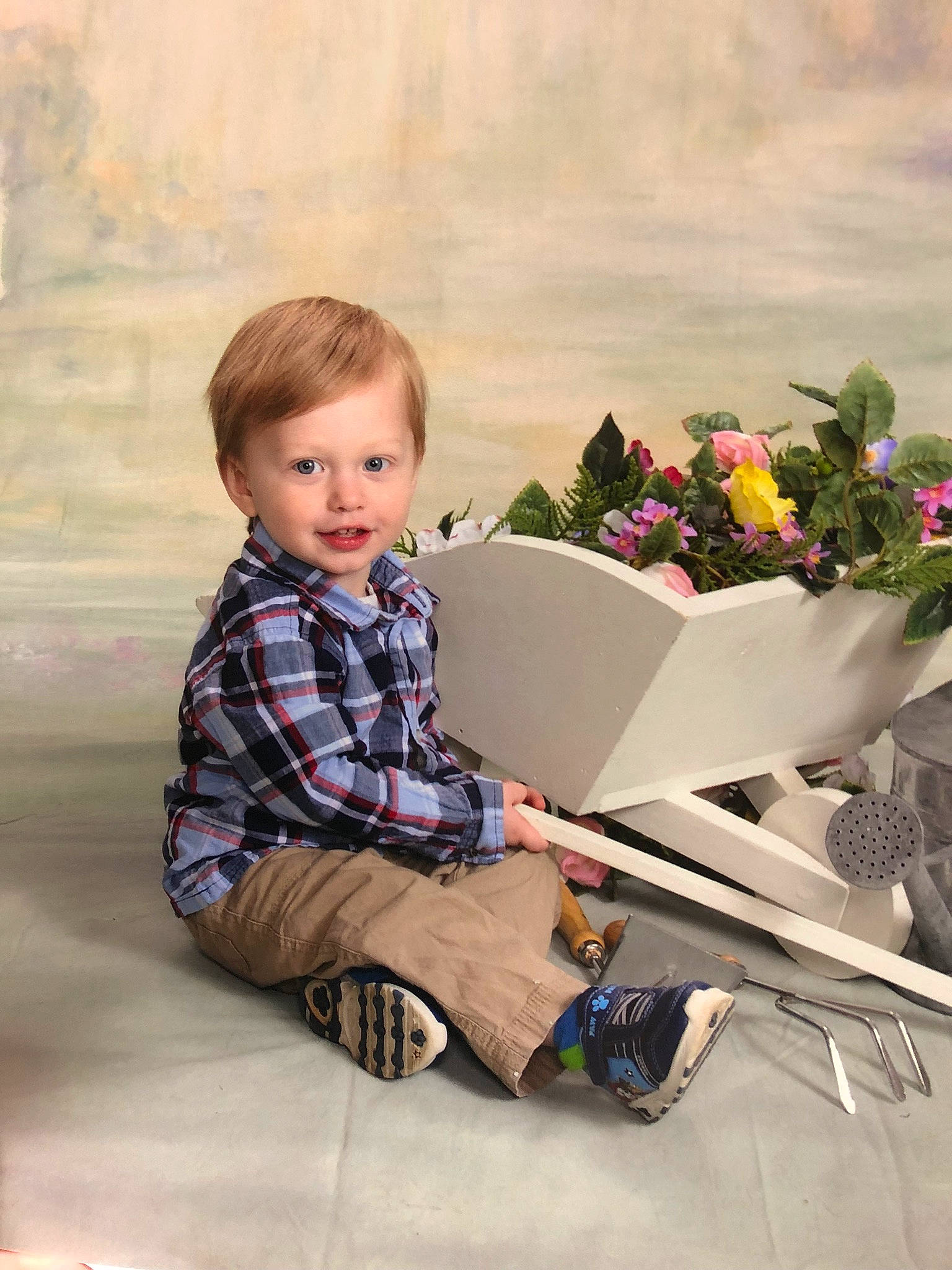 Jonathan is registered to the contest to win money with this photo: child, floristry, flower, person, plant, sitting, toddler