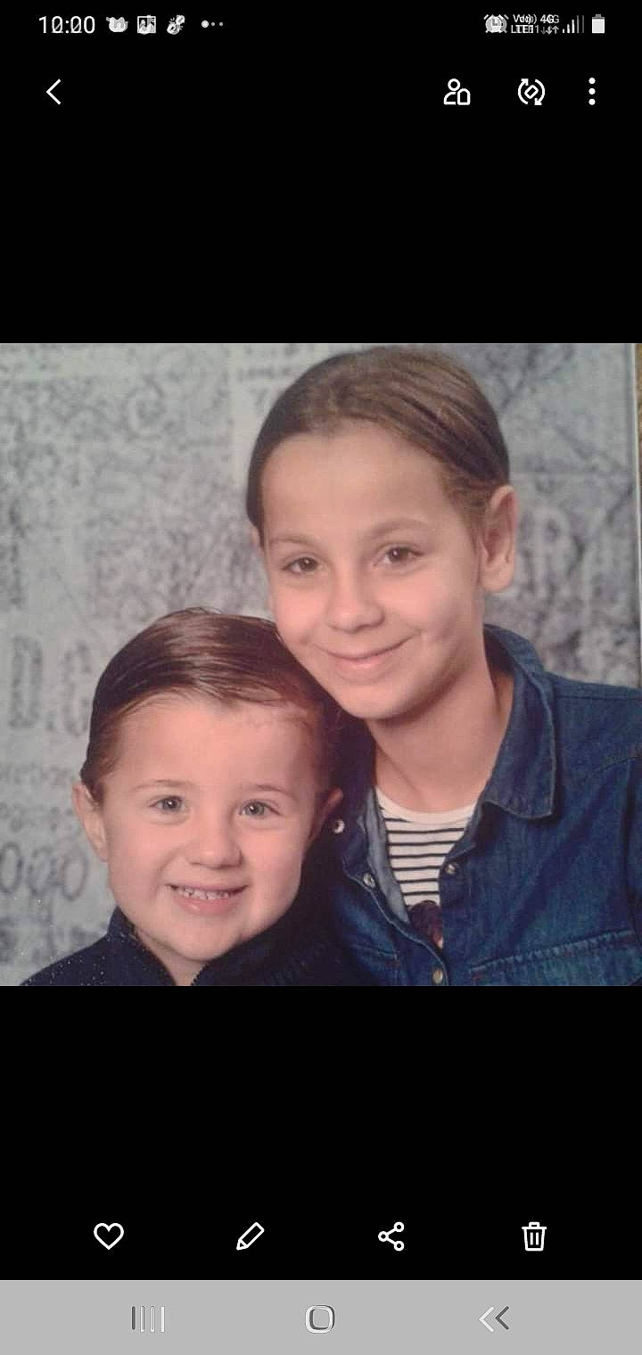 Daniel participe au concours pour gagner de l'argent avec cette photo : cheek, chin, cool, eye, eyebrow, face, flash_photography, forehead, fun, gesture, hair, happy, head, iris, joy, lip, nose, outerwear, person, smile