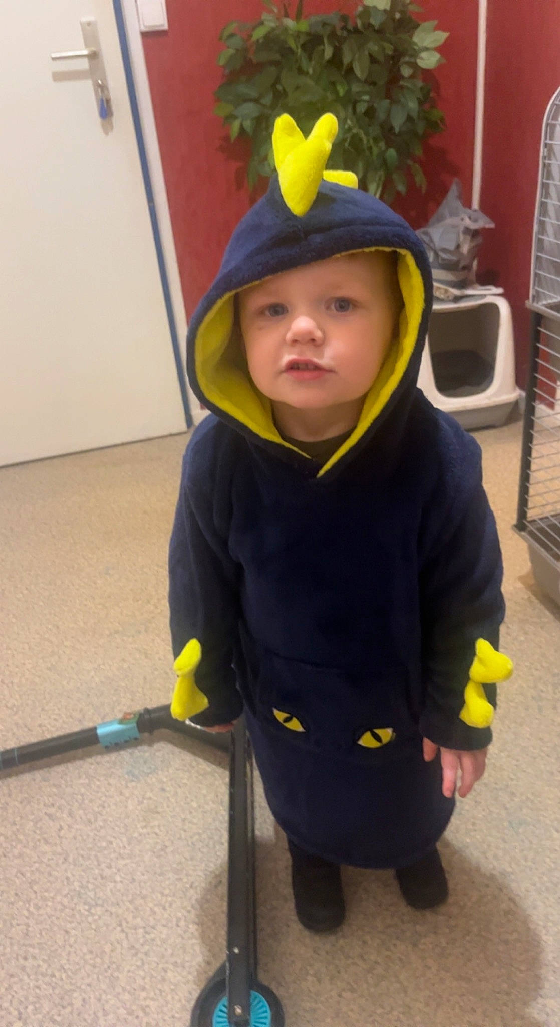 Eyden a rejoint le concours — aidez-le/la à gagner de superbes lots ! baby, baby_toddler_clothing, cap, chair, child, costume, costume_hat, electric_blue, fashion_accessory, fun, headgear, headwear, helmet, person, personal_protective_equipment, sleeve, toddler