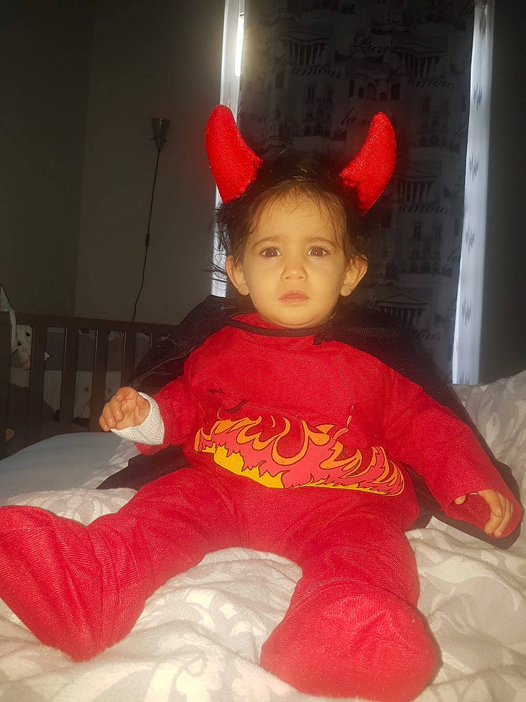 Lilly a rejoint le concours — aidez-le/la à gagner de superbes lots ! child, costume, girl, infant, person, product, red, skin, textile, toddler