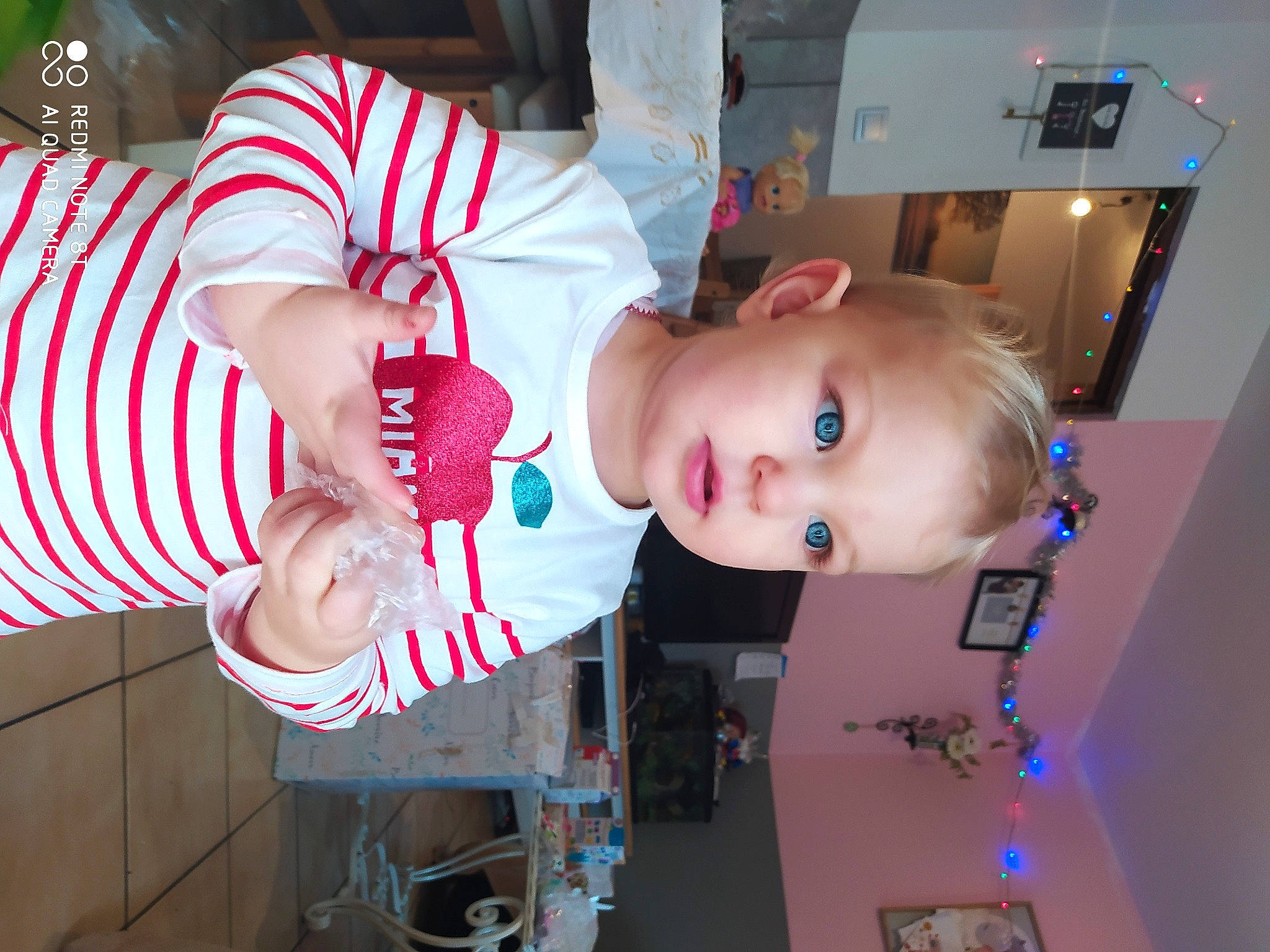 Naïla a rejoint le concours — aidez-le/la à gagner de superbes lots ! baby, baby_toddler_clothing, child, cool, eyelash, person, pink, toddler