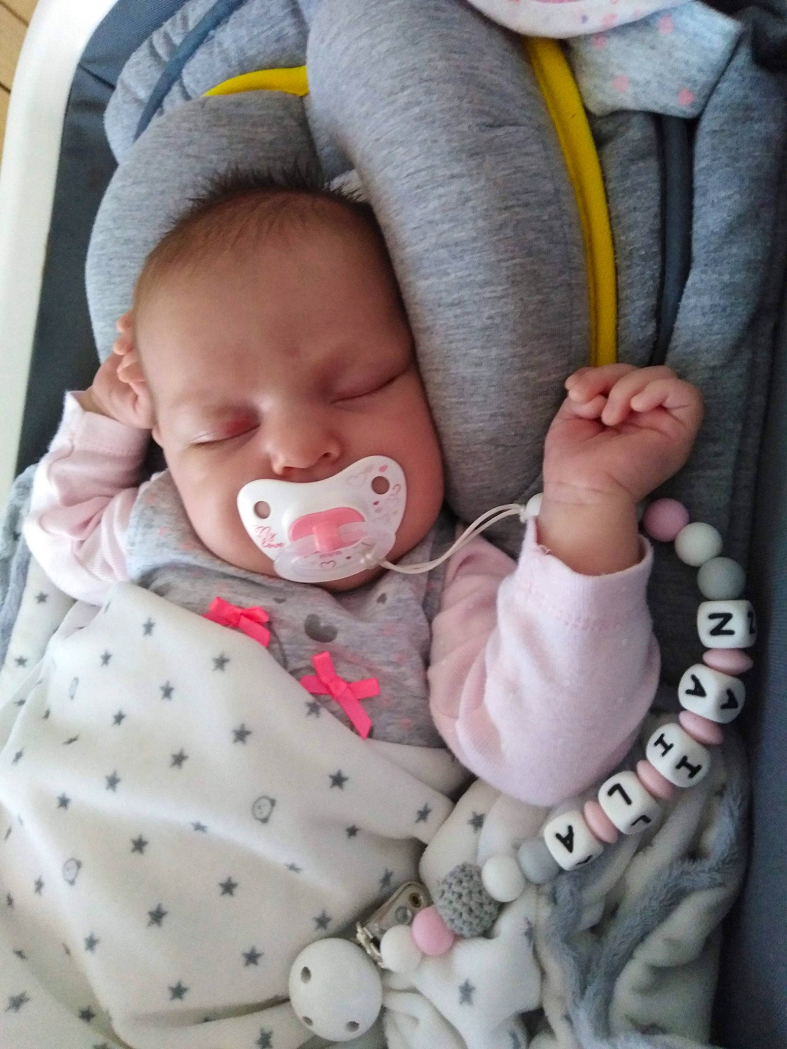 Naïla a rejoint le concours — aidez-le/la à gagner de superbes lots ! baby, baby_products, baby_safety, baby_sleeping, baby_toddler_clothing, beanie, bedtime, cheek, child, comfort, human, linens, nap, pattern, person, pink, polka_dot, product, sleep, toddler