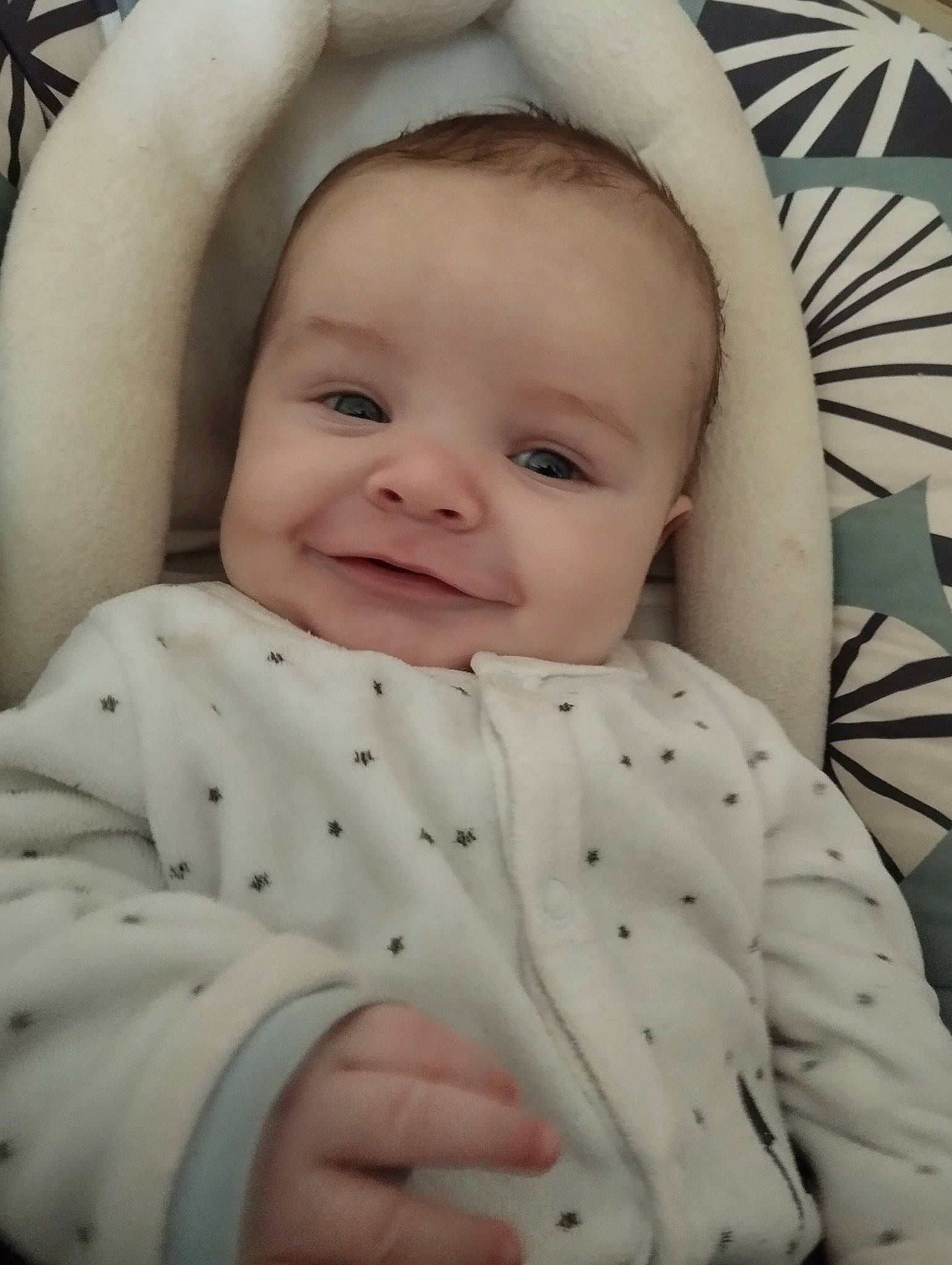 Coddy a rejoint le concours — aidez-le/la à gagner de superbes lots ! baby, baby_toddler_clothing, cheek, child, chin, collar, comfort, face, fur, happy, joy, linens, pattern, person, portrait_photography, skin, sleeve, smile, textile, thumb