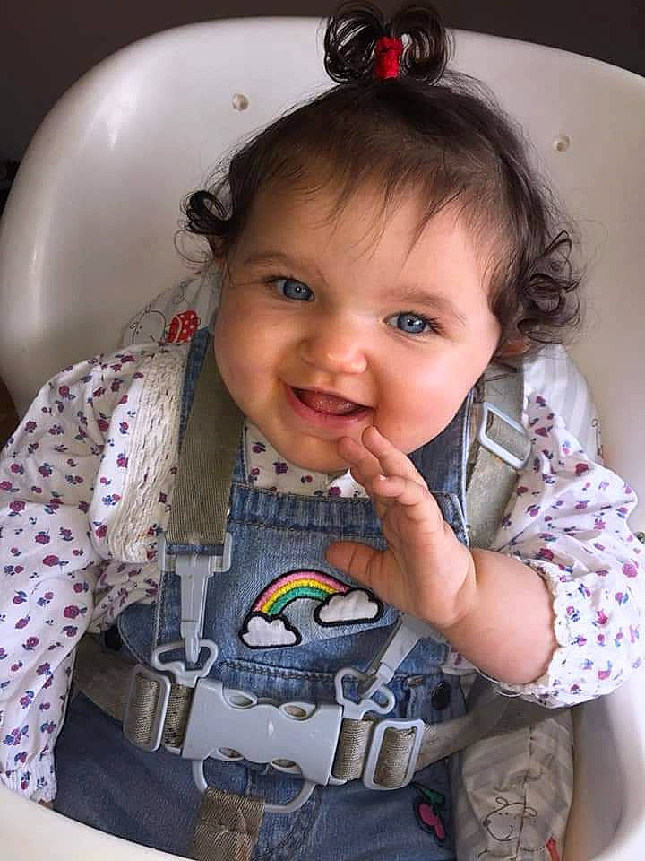 Ynés participe au concours pour gagner de l'argent avec cette photo : baby, cheek, child, ear, forehead, fun, nose, person, smile, toddler