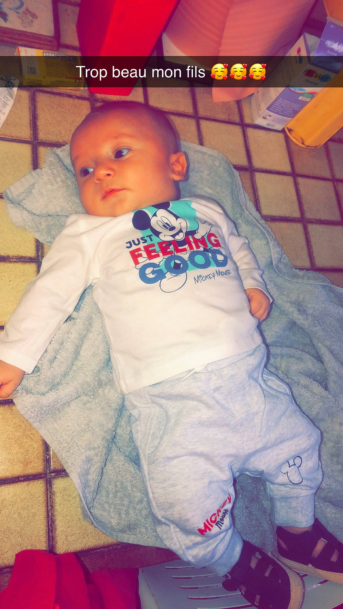 Tyago a rejoint le concours — aidez-le/la à gagner de superbes lots ! baby, baby_products, baby_toddler_clothing, child, person, product, sleeve, toddler