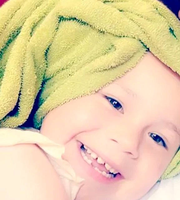 Shanna participe au concours pour gagner de l'argent avec cette photo : cap, comfort, cool, eye, eyebrow, eyelash, face, facial_expression, happy, head, headgear, headwear, iris, joy, lip, mouth, nose, person, photograph, product