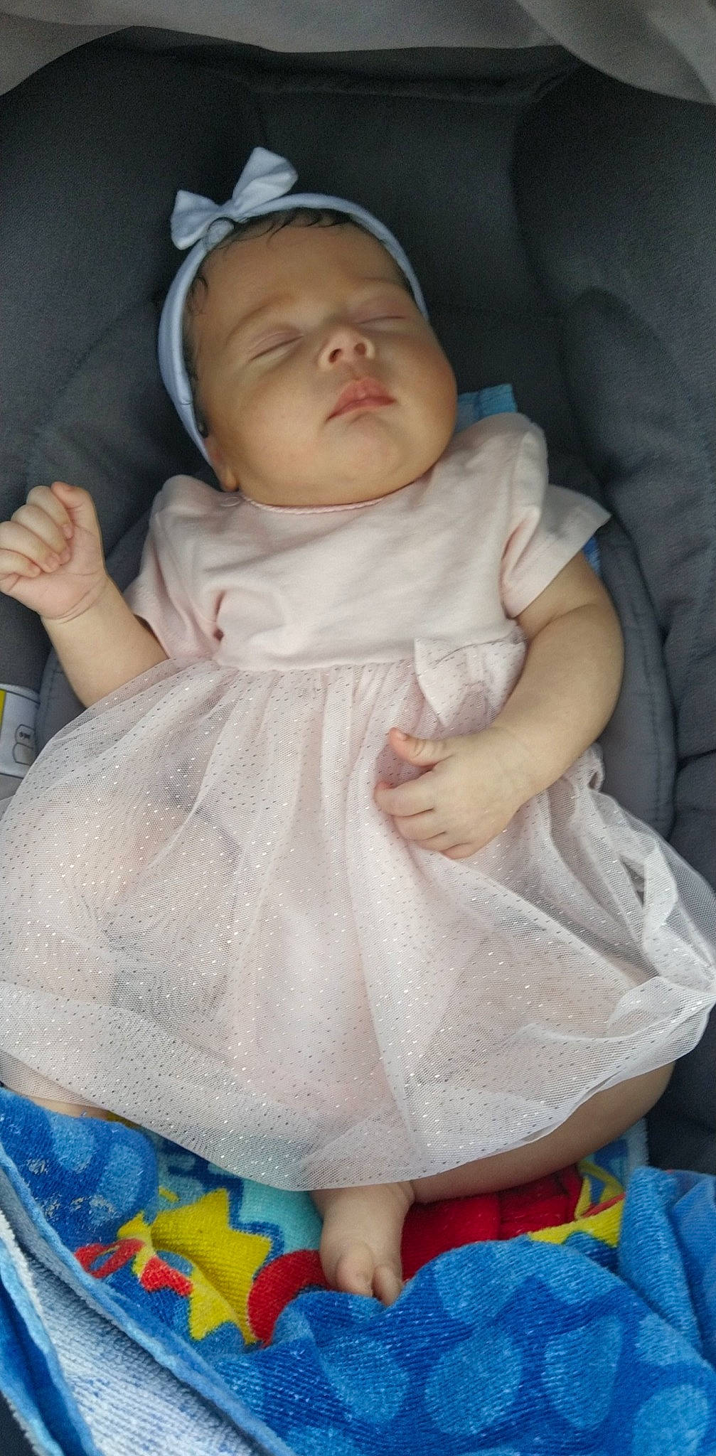 Hind a rejoint le concours — aidez-le/la à gagner de superbes lots ! baby, cheek, child, person, product, skin, smile, toddler